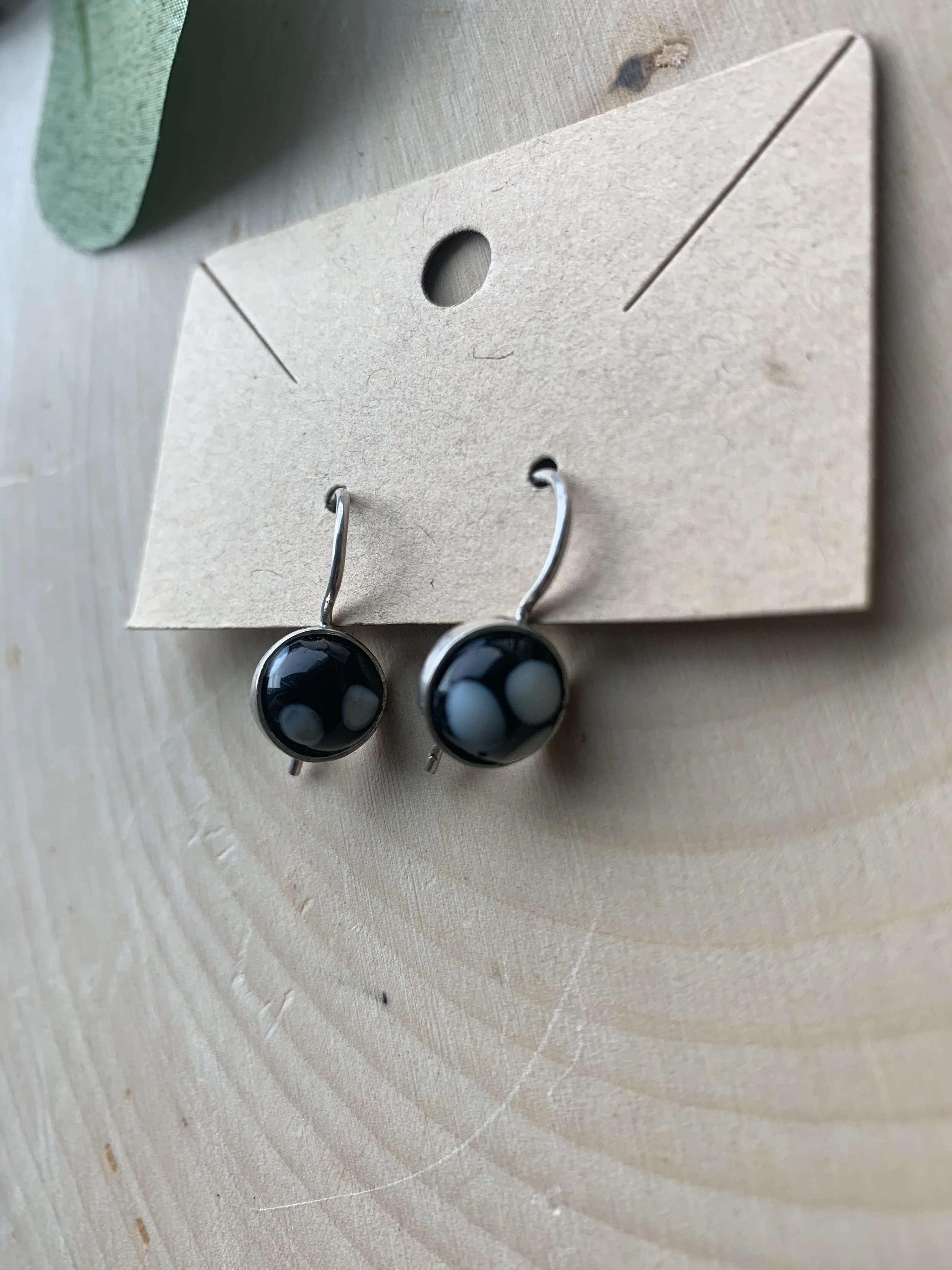 Conta di Ojo Earrings