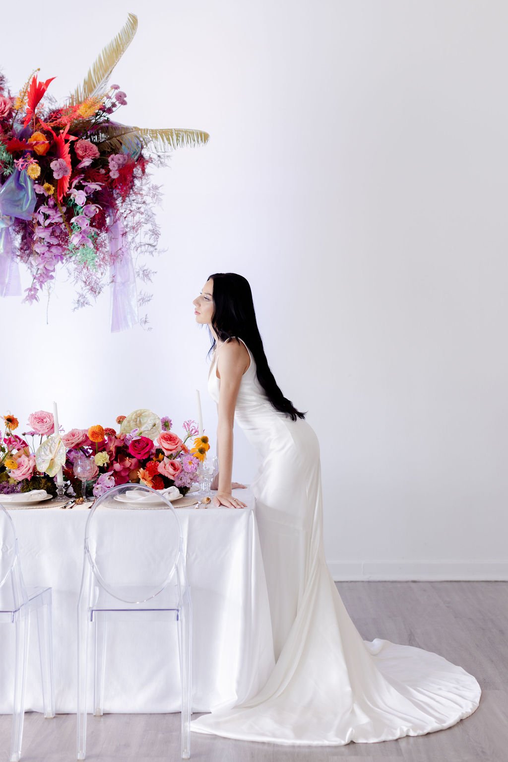 artistic-colorful-modern-wedding-editorial-modern-sheath-bridal-gown-plan-it-terra-wedding-planner