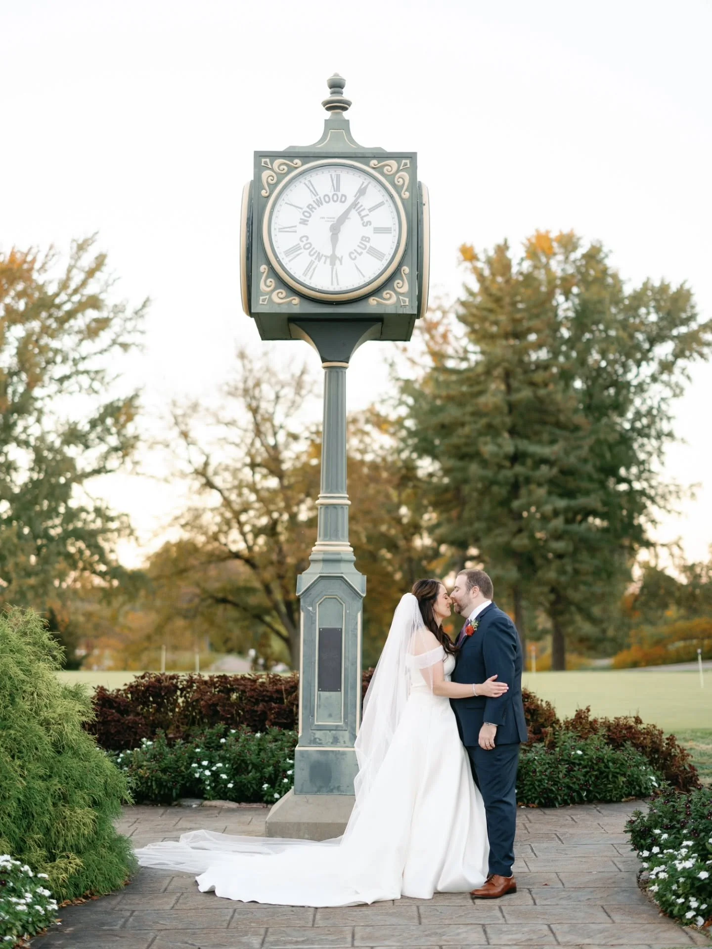 The kind of love that feels like home &mdash; steady, joyful, and all-in. It's the kind of love my couples bring to every moment of their day.

Event Director: @planitterra
Bridal Beauty: @lalosalon
Baker: @sugarandslicebakeryonmain
Harpist: @swharpi