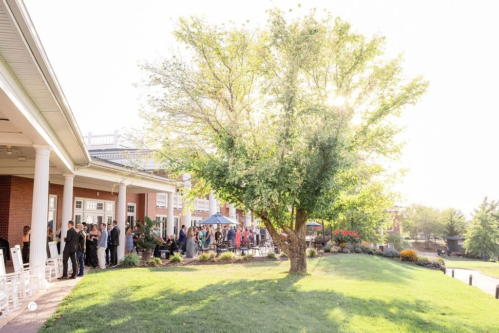 Cocktail-Hour-Country-Club-Wedding-Missouri.jpg