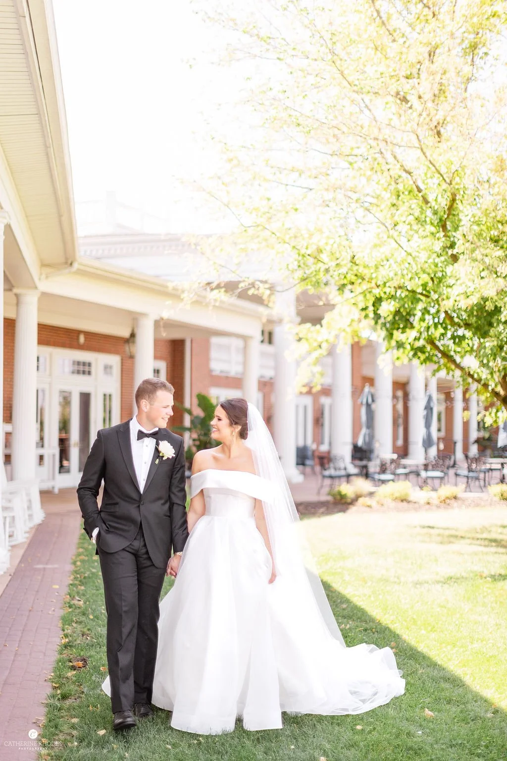 Bride-Groom-Portrait-Country-Club-Wedding-Missouri.jpg