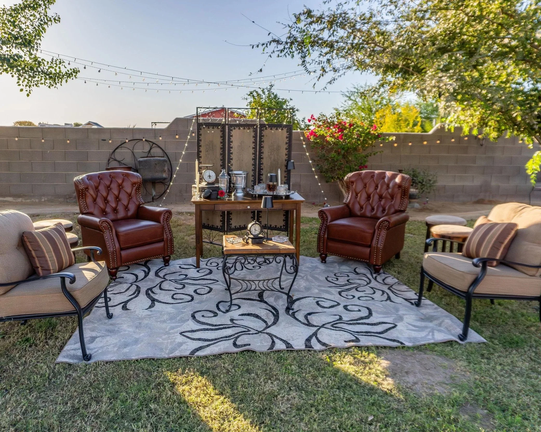 Whiskey and cigar lounge experience for guests at Villa de la Meza event venue.