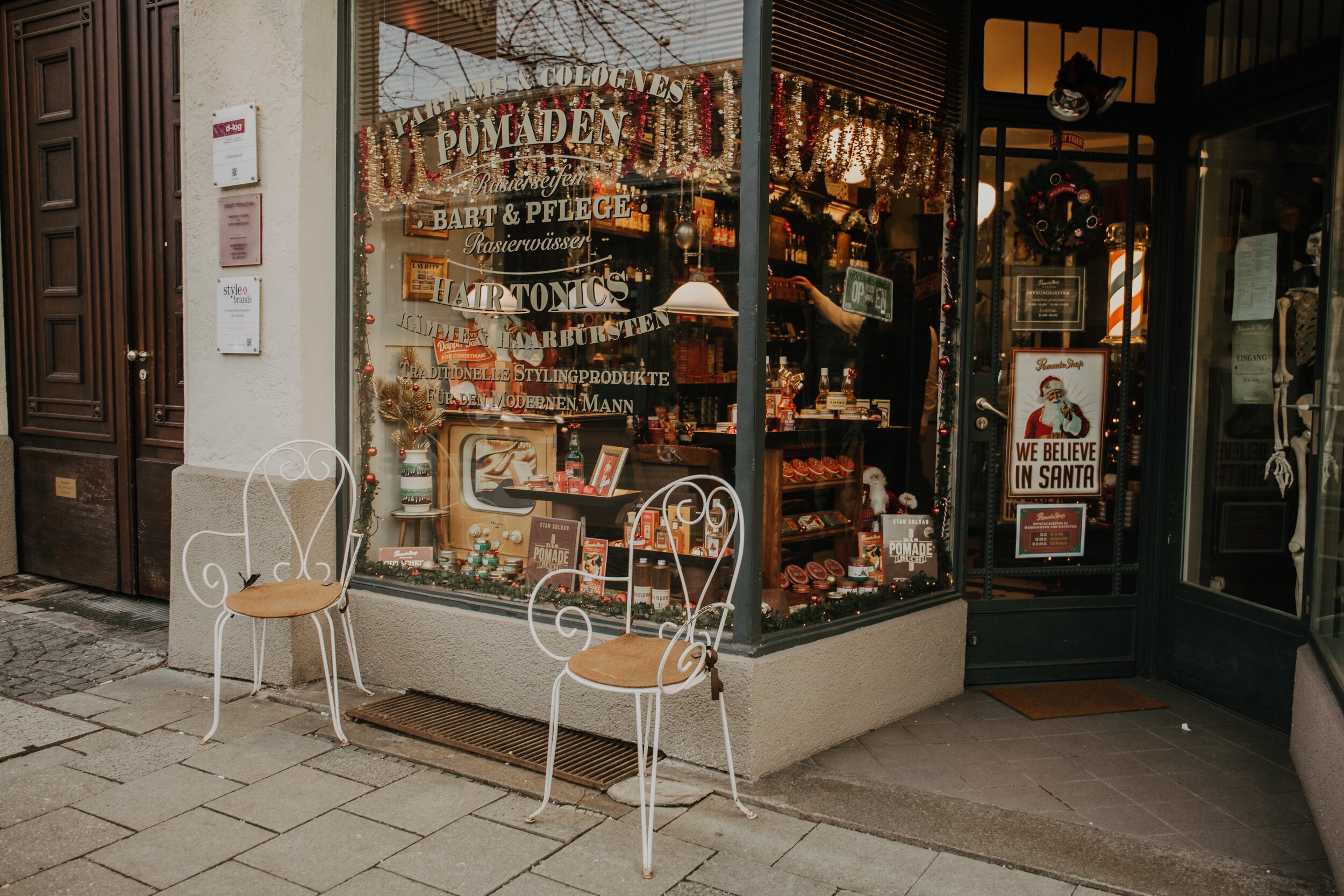 How the Paradox of Choice Influences Christmas Shopping Behaviors