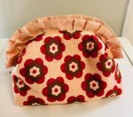 Sew a Ruffled Zipper Pouch at Oxford Quilts