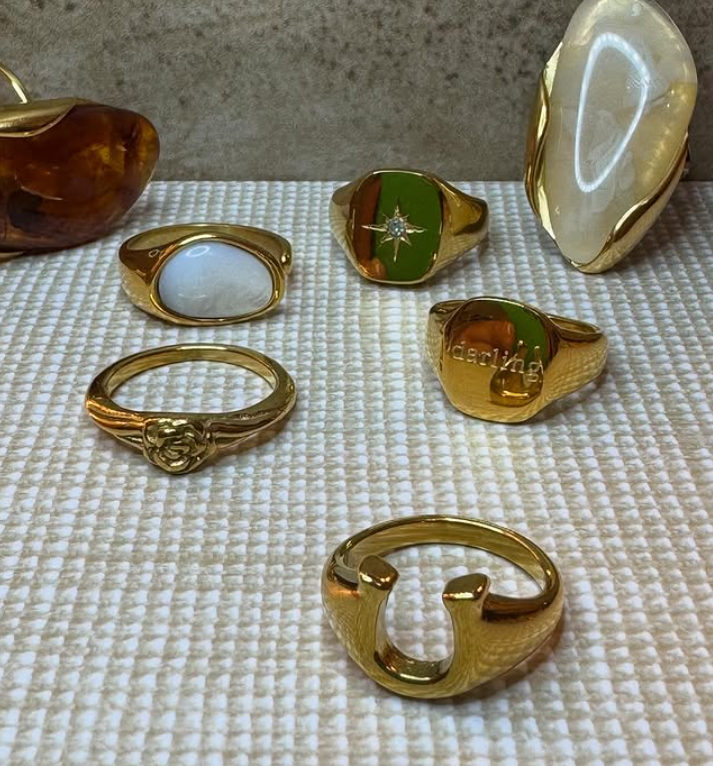 Shop It's Veronica Mac