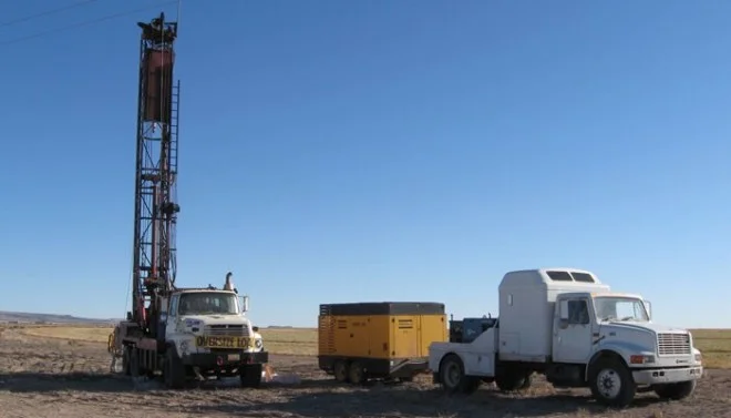 Drill rig setting up
