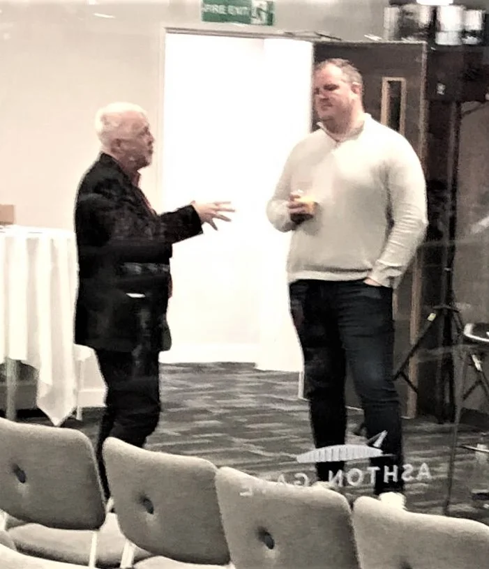 Phil &amp; rugby commentator Stuart Barnes discussing? What rugby!! 