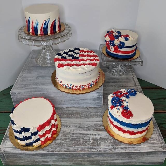 We are ready for the 4th here at Dreams to Reality cakes!!!! 🇺🇸 These beautiful American themed cakes are available in our grab and go case at our Peru and Kokomo locations. (First come, first to enjoy) .
.
.
#dreamstoreality #dreamstorealitycakes 