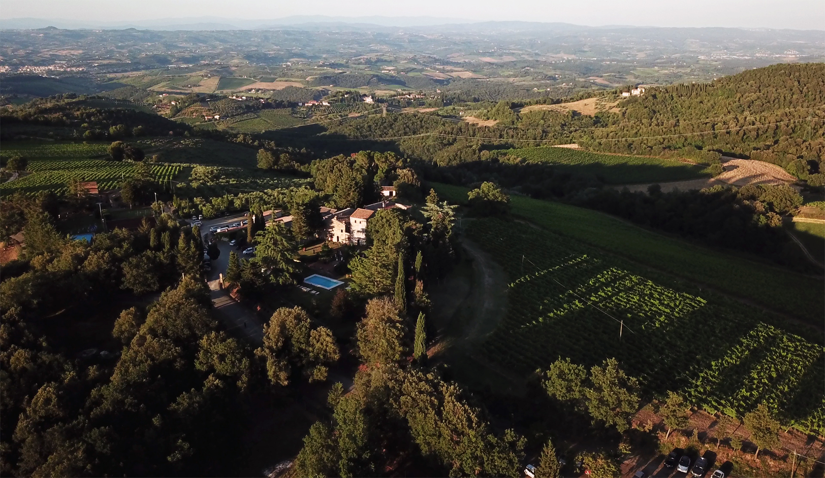 fattoria-di-larniano-drone-wedding-tuscany.jpg