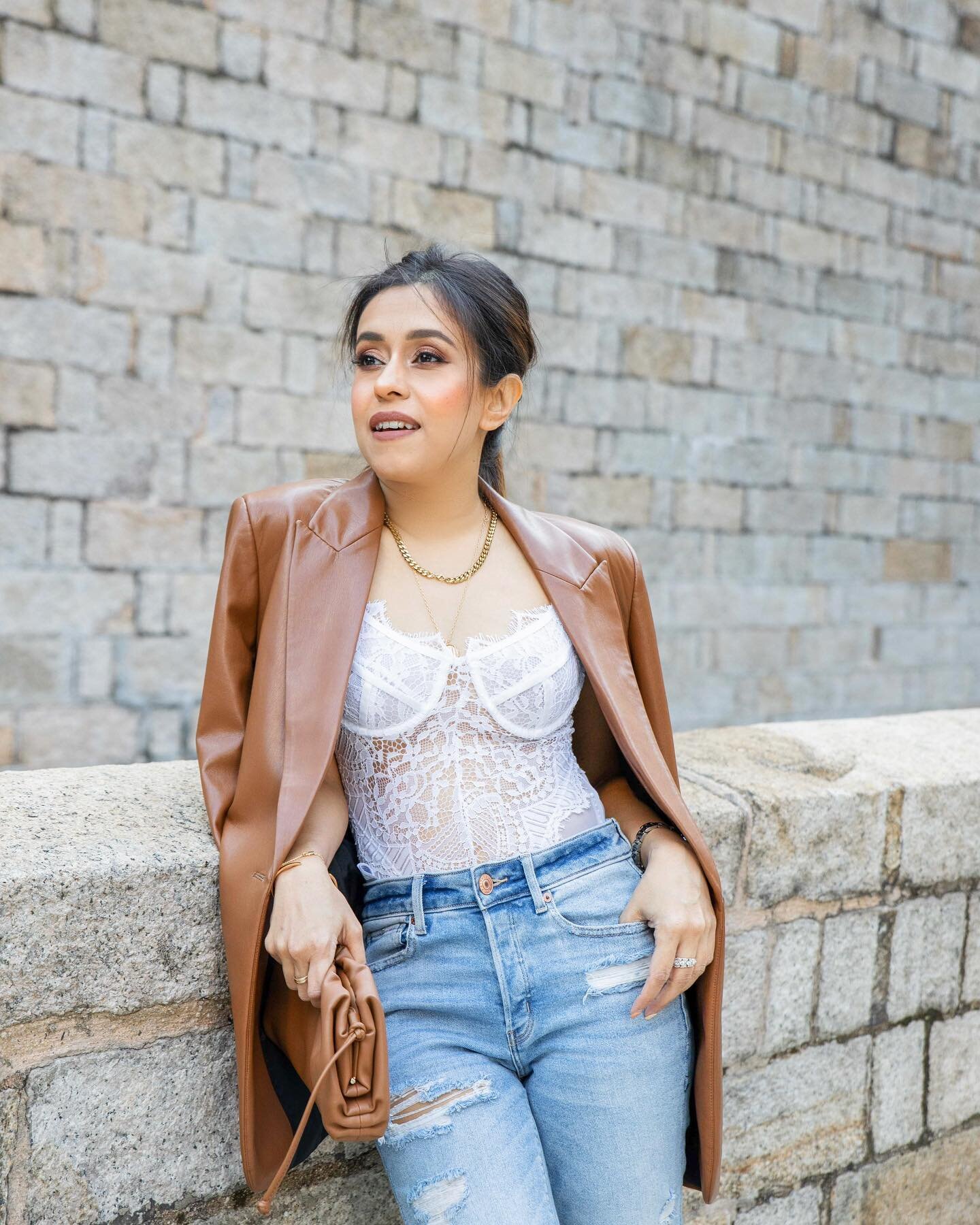 #personalstylist #personalstylisttips 

All this Bridgerton got me feeling a little lacy 😀. 

Don&rsquo;t worry ladies, it&rsquo;s not too racy 🙈. Style your lace corset or in this case bodysuit with high waisted jeans, simple pared back make-up, a