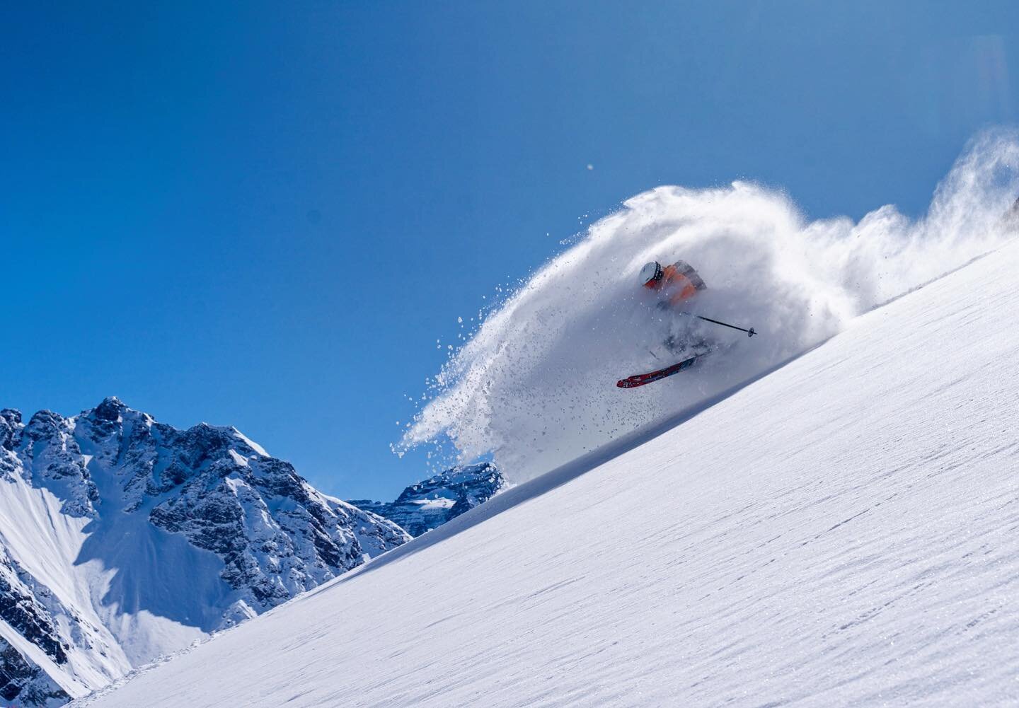 A Chilean powder day this past August @skiportillo&hellip; send some of this to North America soon please 🙏🏼 ❄️ 🤍 Photo: @liam_doran_outdoors #weareskiing #powderdaydreams