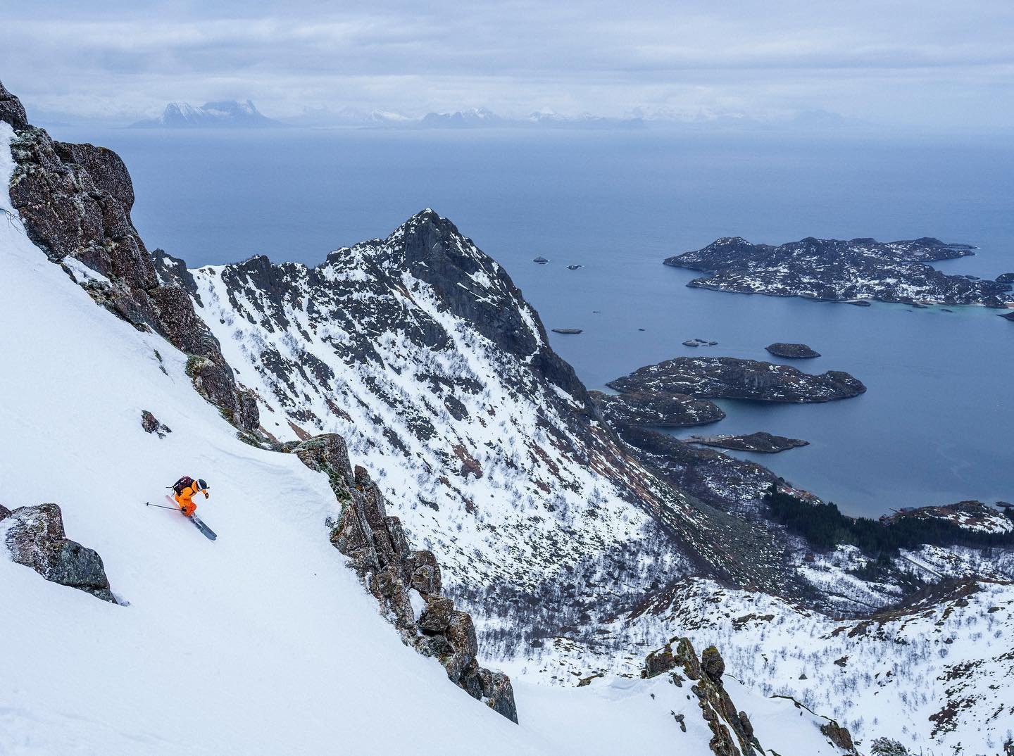 Norway has been on my bucket list for a long long time and I have to say, my Norway dreams sure looked a lot like this&hellip; #skiingtothesea #northofnorway #welcometonature @norrona @norronaadventure 📸 @chrisholter