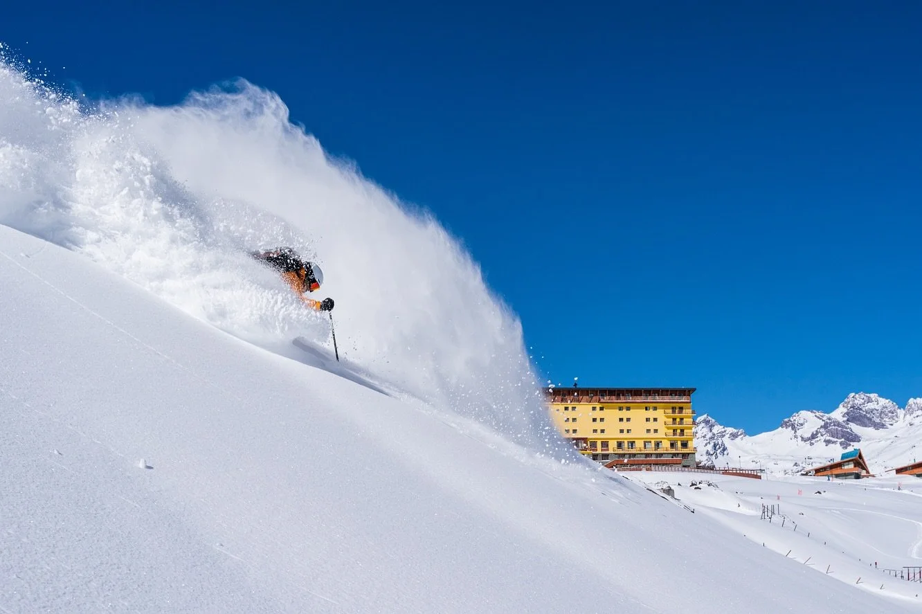 Back in magical @skiportillo!!! Perfect excuse for a print appreciation post&hellip; this shot is from our last trip down here in 2022 and we were all super stoked on the moment. It was a sneaky little spot with great snow and a really cool view of t