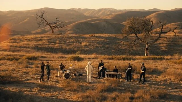 AMAZON MUSIC: LEON BRIDGES "PURPLE SNOWFLAKES"