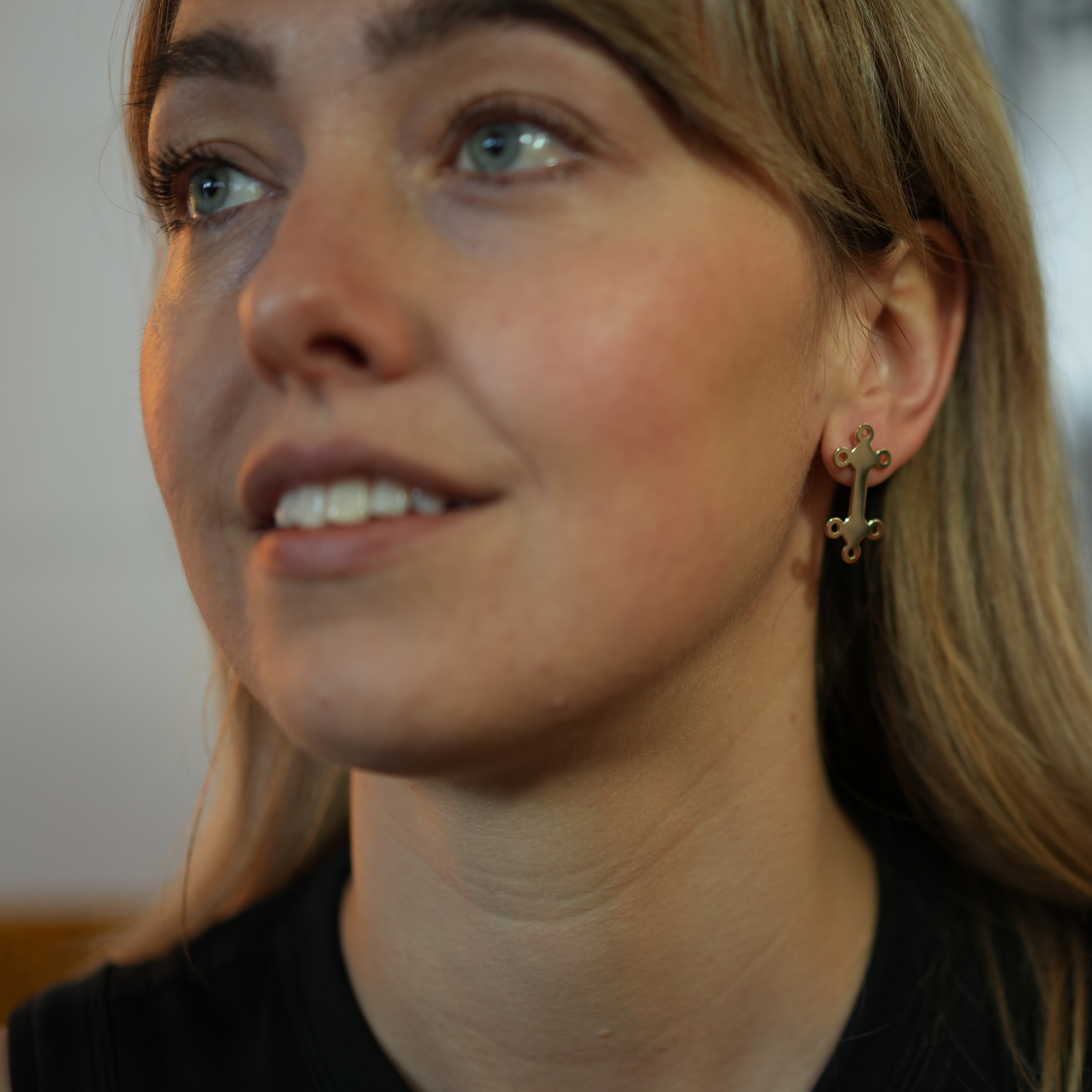 Rift Vallery Earring_1.png