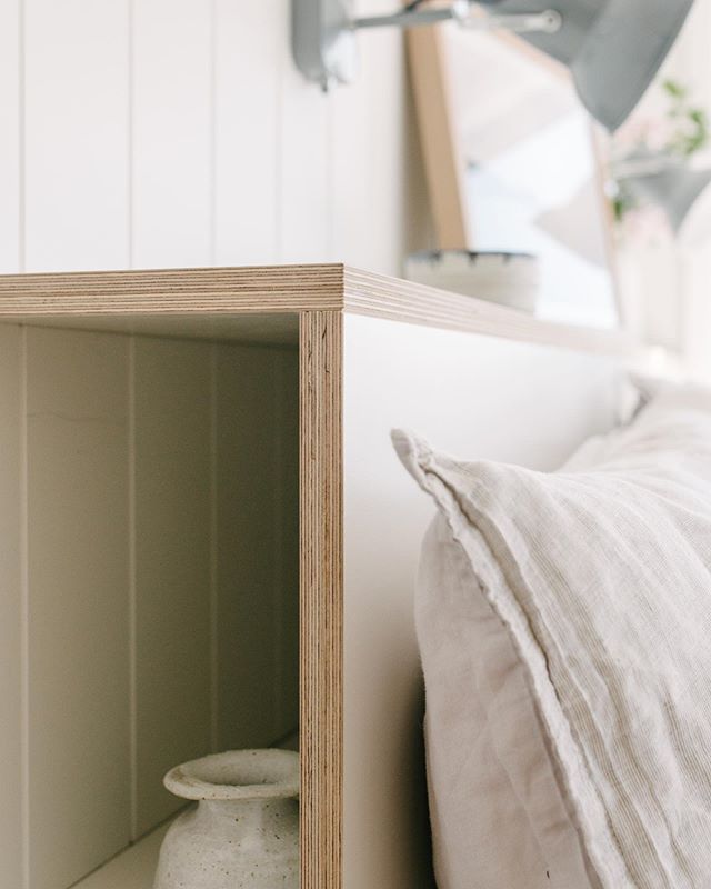 Hidden book nook, practical and delightful. #keepitsimple #shippingcontainerhouse #smallhome