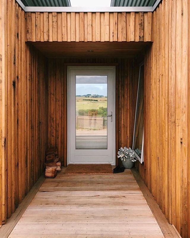 What a welcoming entry ~ our Kilcunda home is open for bookings for overnight stays via @riparide @riparide.melb from June 1st. 
Come and explore South Gippsland and all it has to offer.