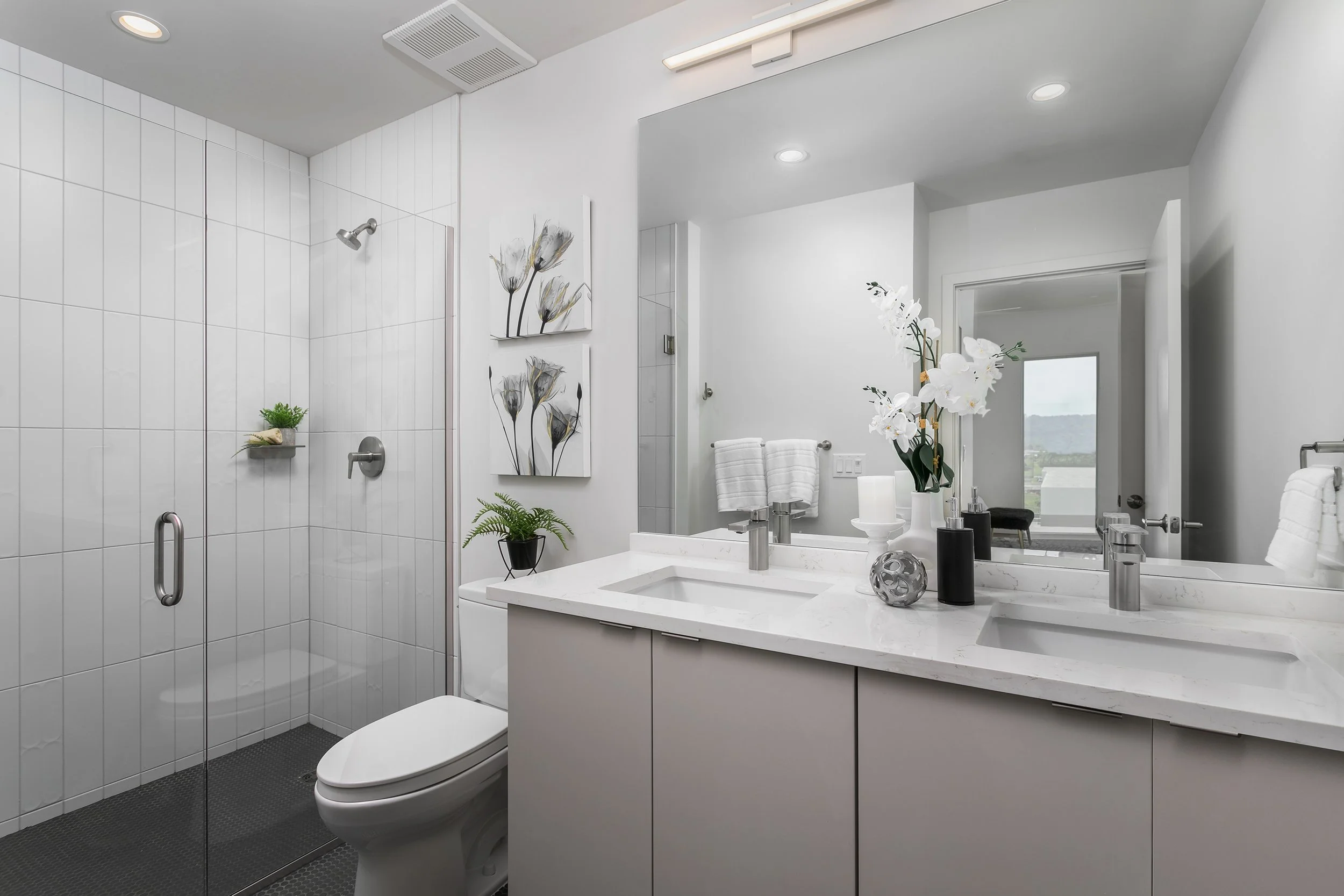 Central Crossing_Model_Master Bathroom 1_Ally Architecture_by 161 Photography.jpg
