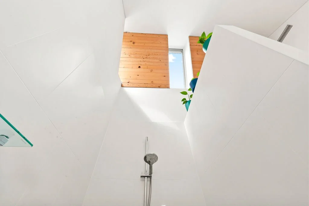  Openable skylight above the shower 