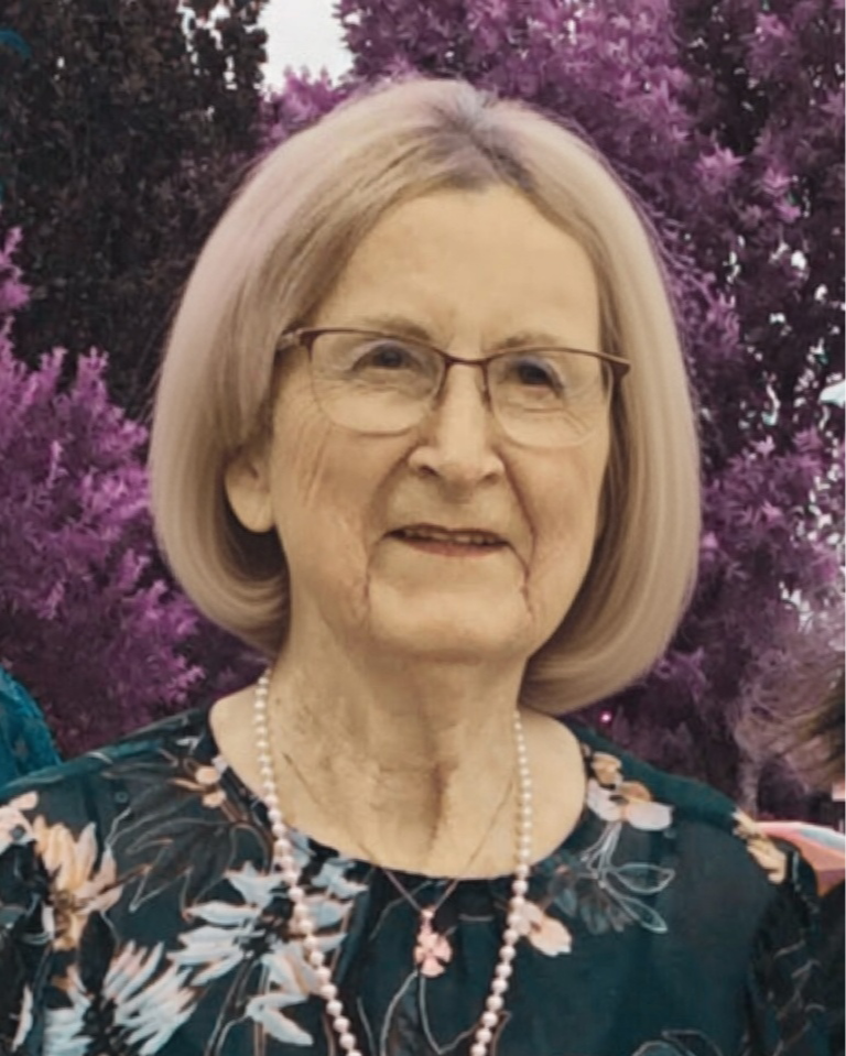 Patricia Bridget LYONS  (nee Hay)