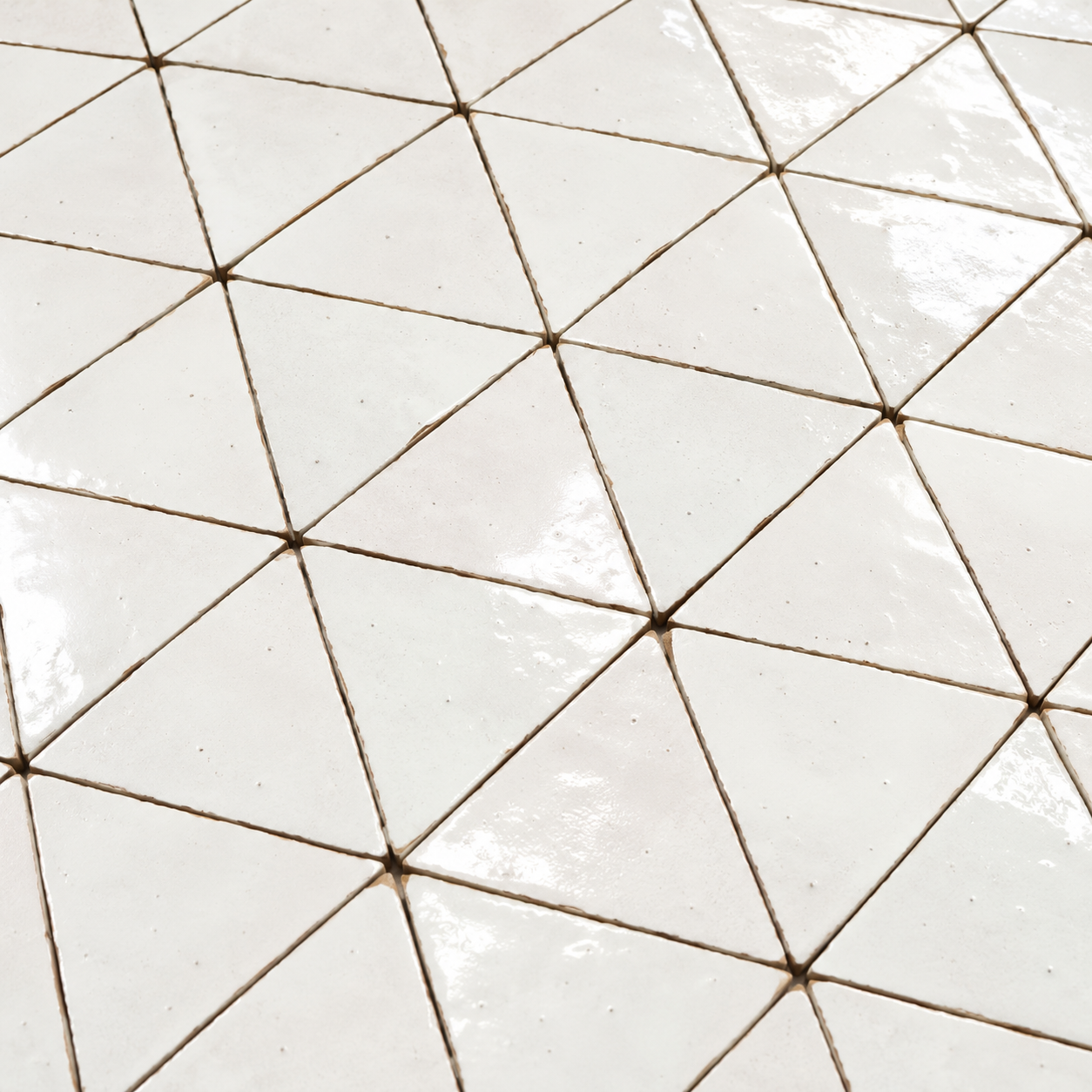 zelora-mosaic-chalk-courtyard-11-33-x-11-75-glossy-04-view.png