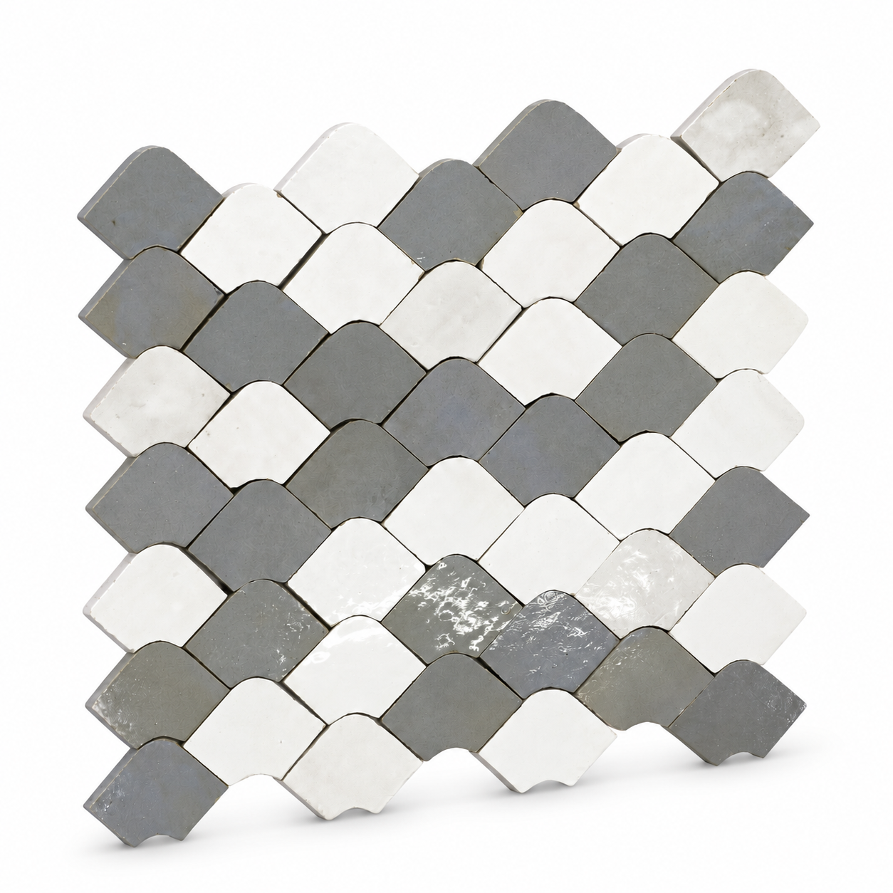 zelora-mosaic-pearl-chalk-blend-14-3-x-13-3-glossy-03-view.png