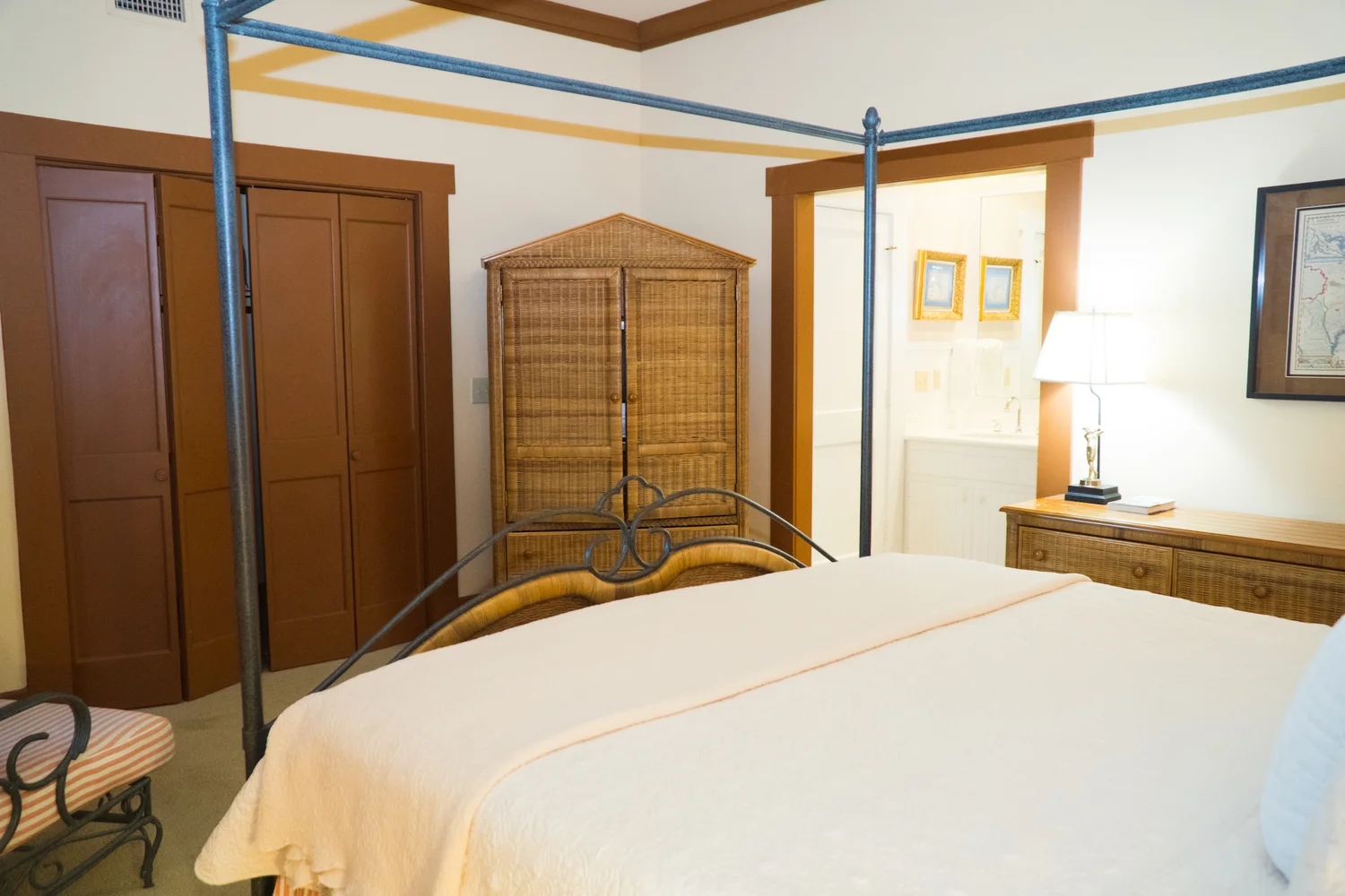 Scotland Yard Condos — Old Waverly