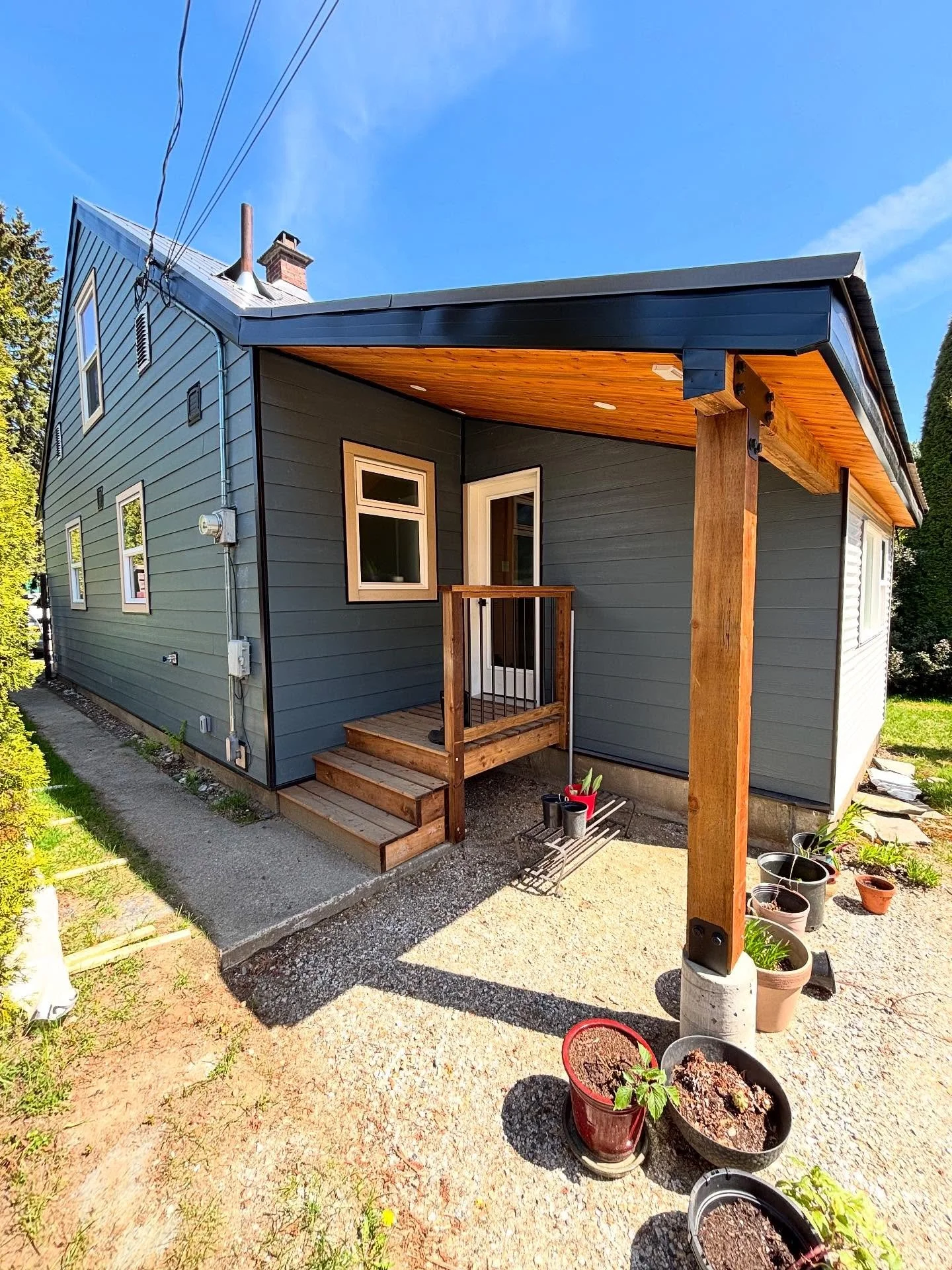 Exterior and kitchen renovation 🤟🏽
We still have availability for interior work this winter! 
#revelstokerenovations #hardieboard #revyrenos #exteriorrenovation
