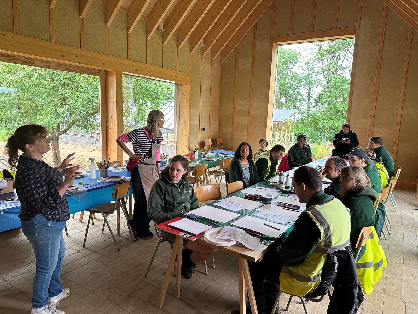  We started with a talk by entomologist  Vicki Hird about all the insects in the garden. We then drew the inscects and finally created plates based on our observation. Workshop at Serge Hill with Sunnyside community for young adults with learning dis