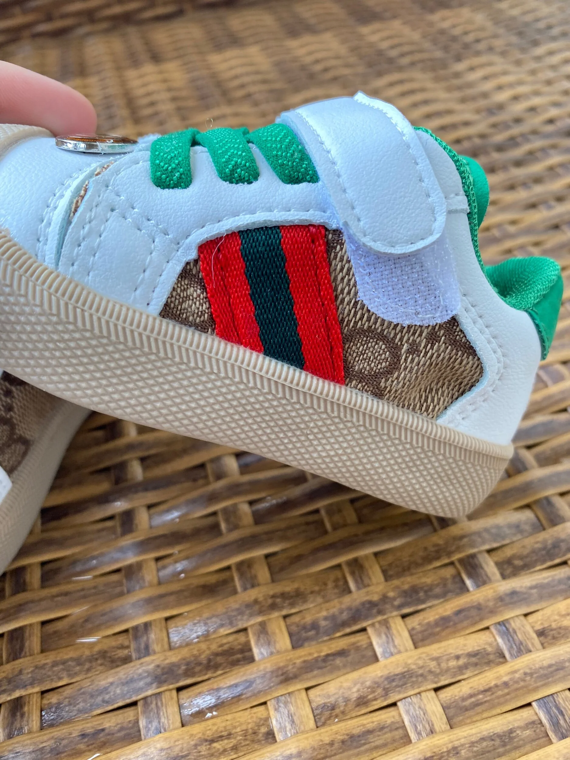 946A0855-005F-4325-B1D6-02875A8B47C1