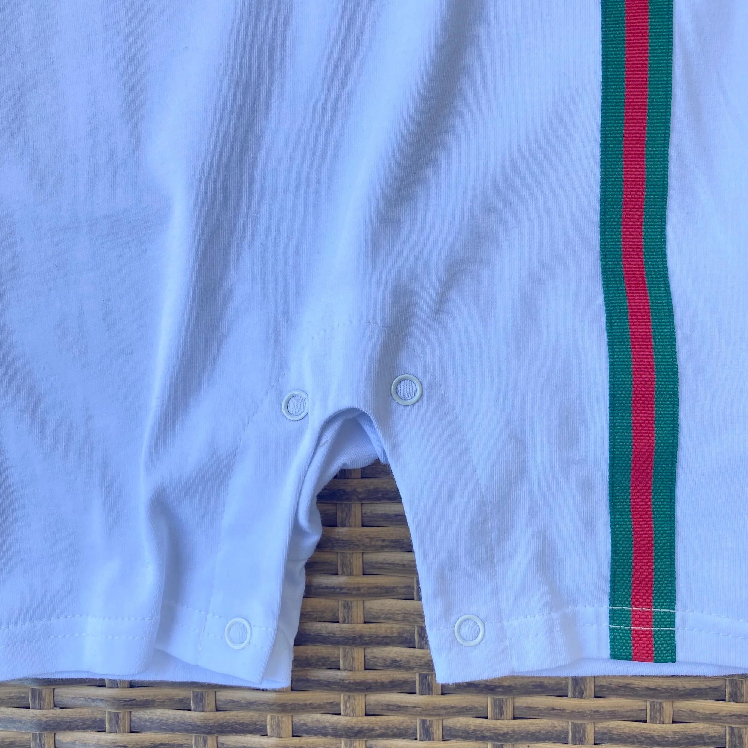 4E9D9792-BA01-44DA-A44A-381DD95E2889