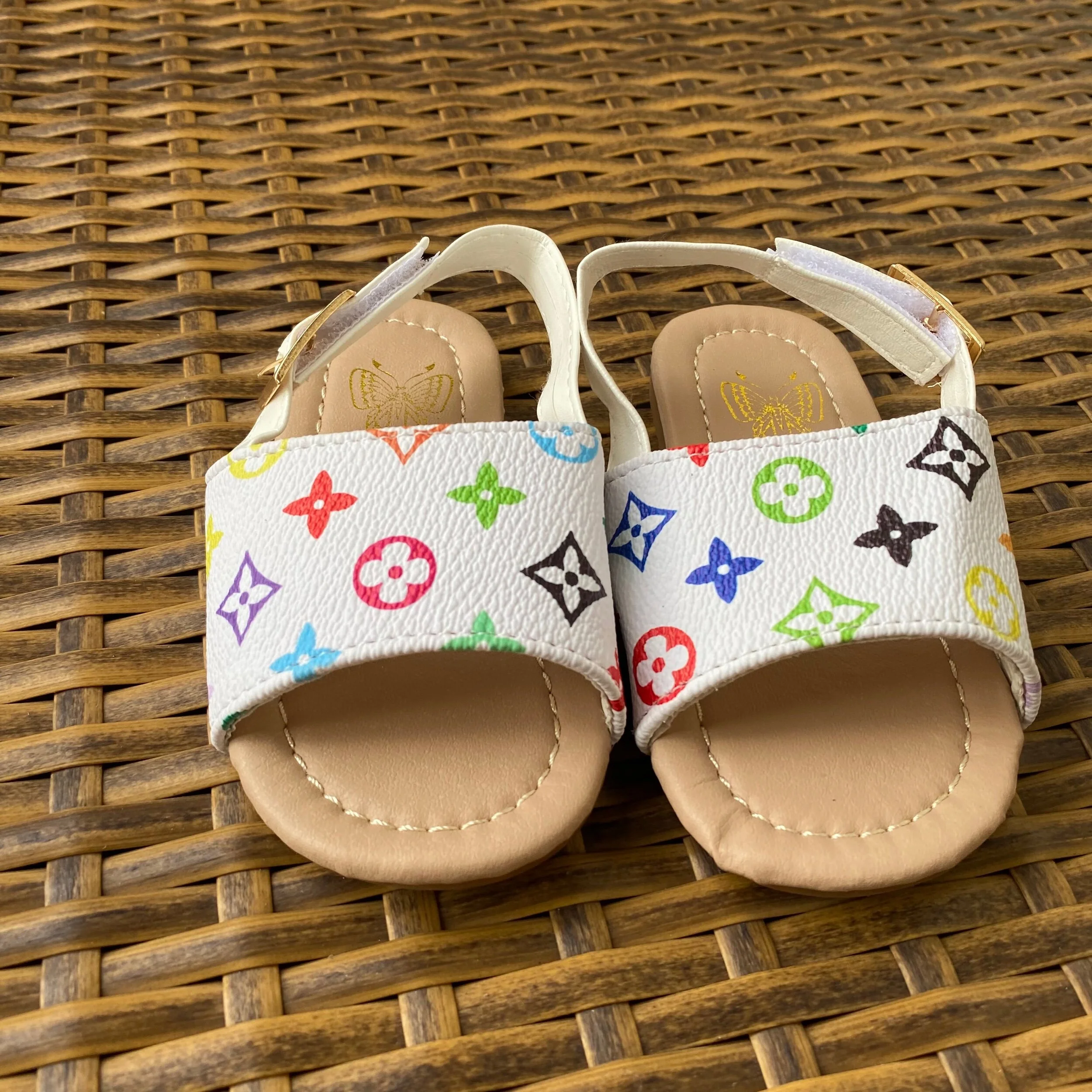 696E40E8-0F4B-46EC-8E63-ADCC33052956