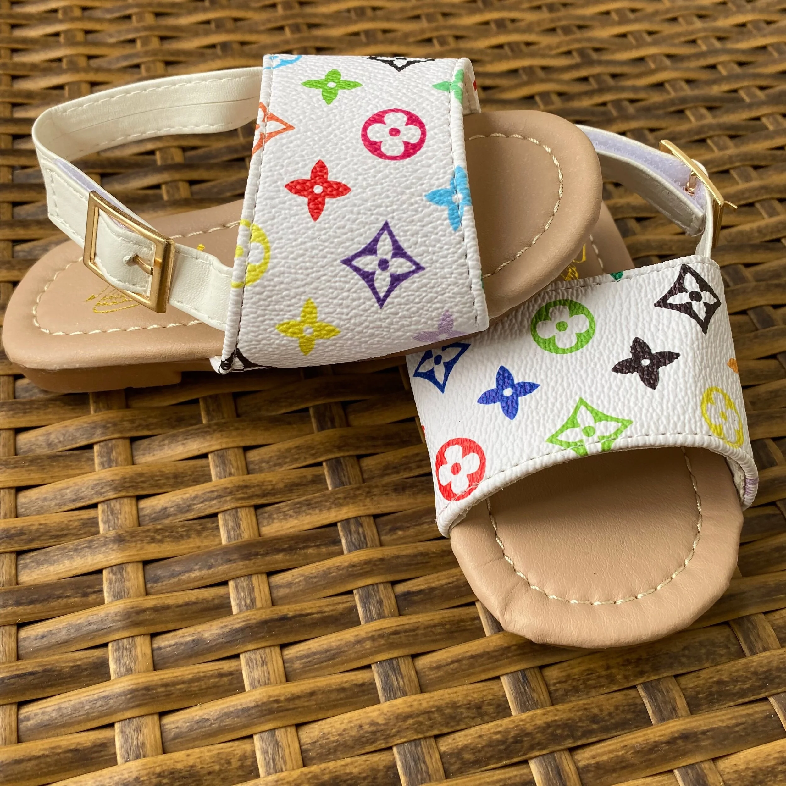 1AF22E71-3CEC-4D0A-9C71-6696C79DD7AB