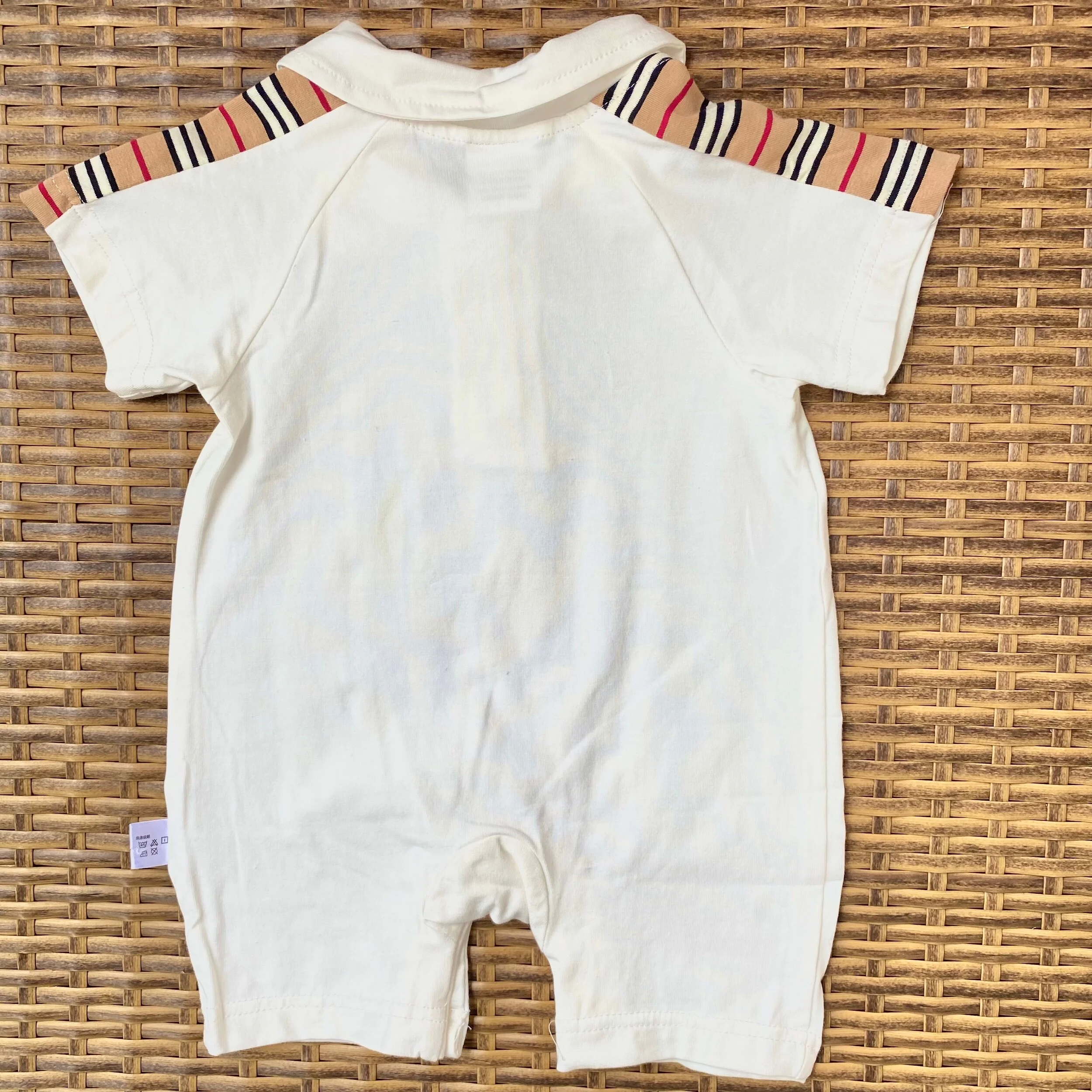 529000EE-FC0E-41AA-8FFE-6CE32F18D820