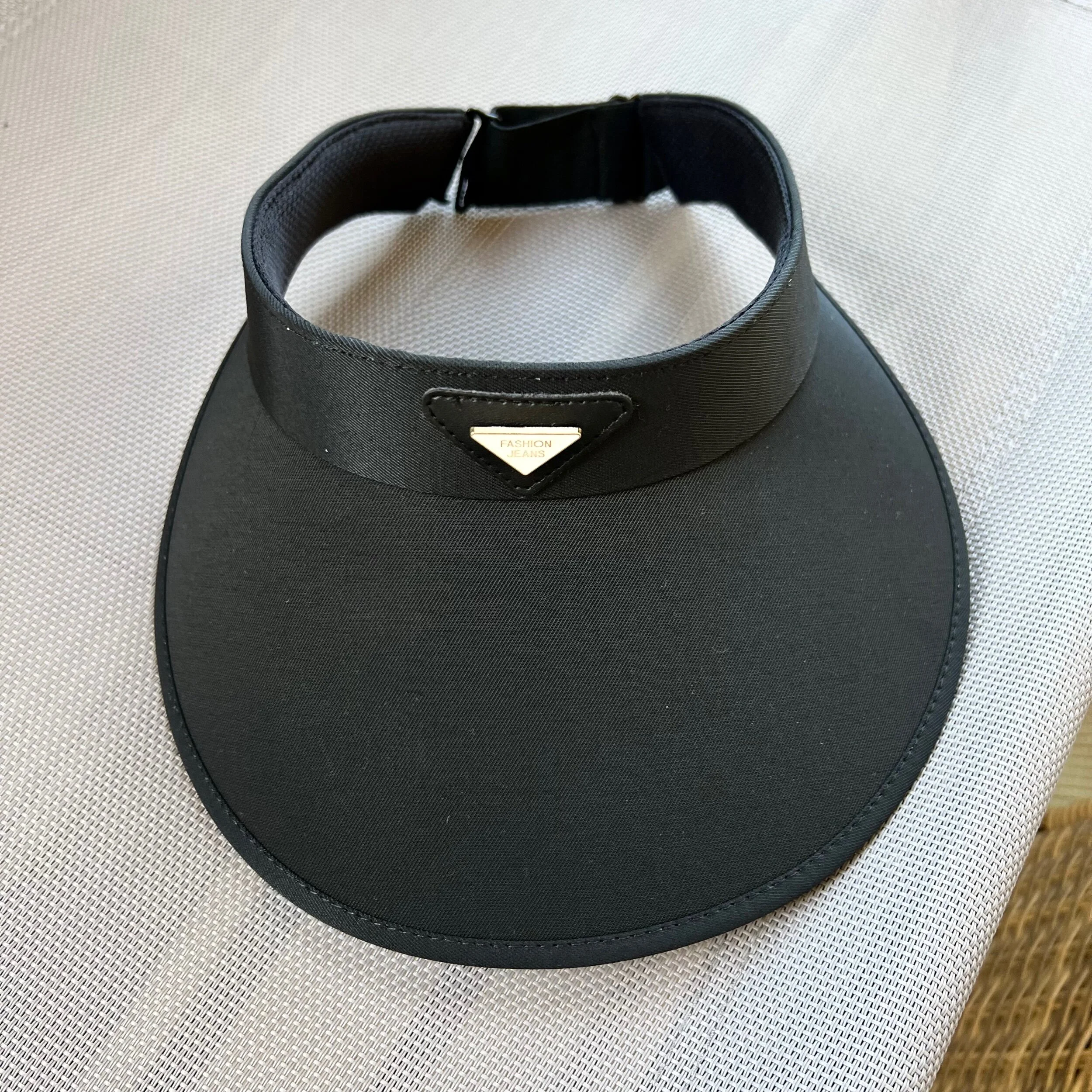 E581EB81-1C87-43F0-83CB-DF63CAE567DA