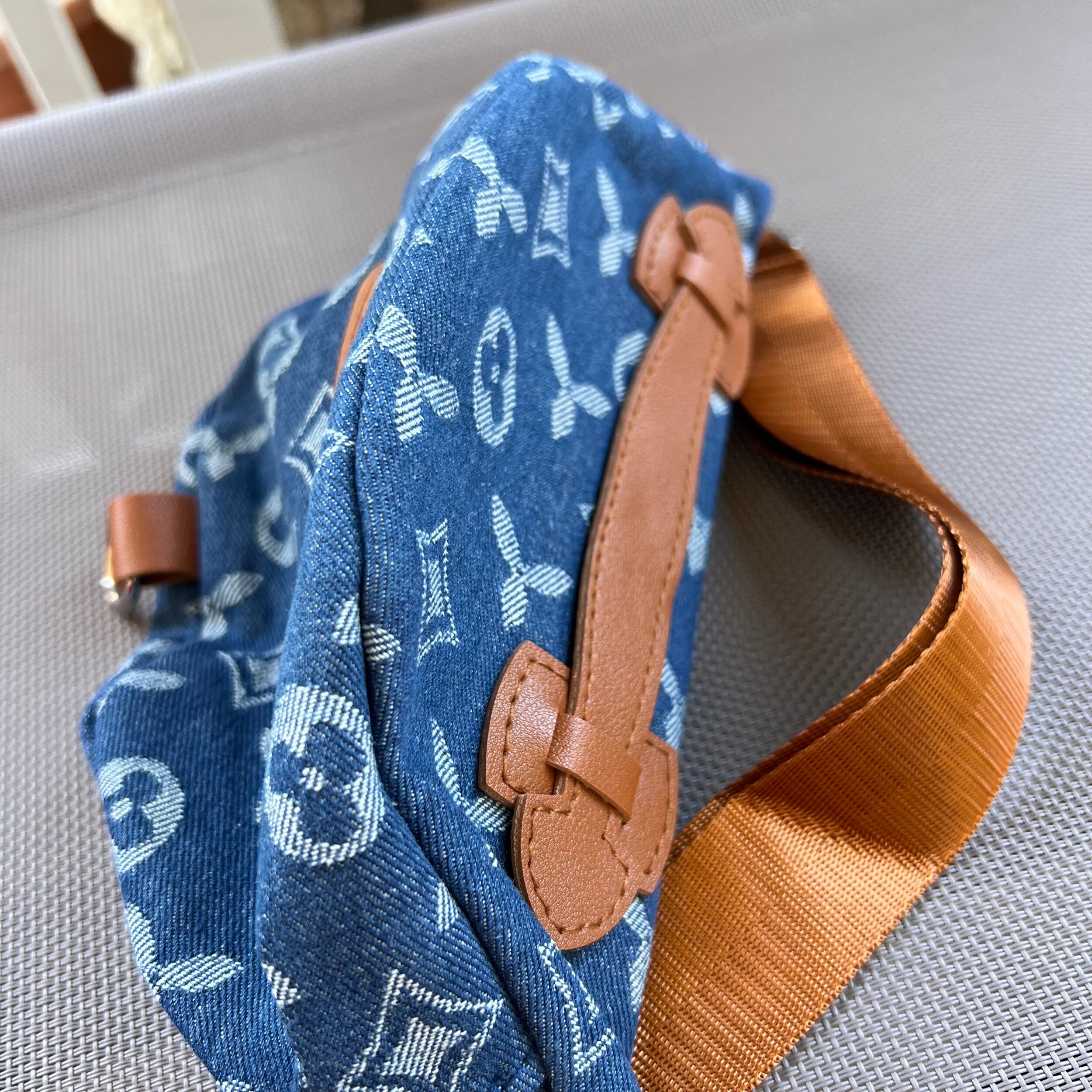 7BB2F822-C64C-4B35-A60A-DD277D114683