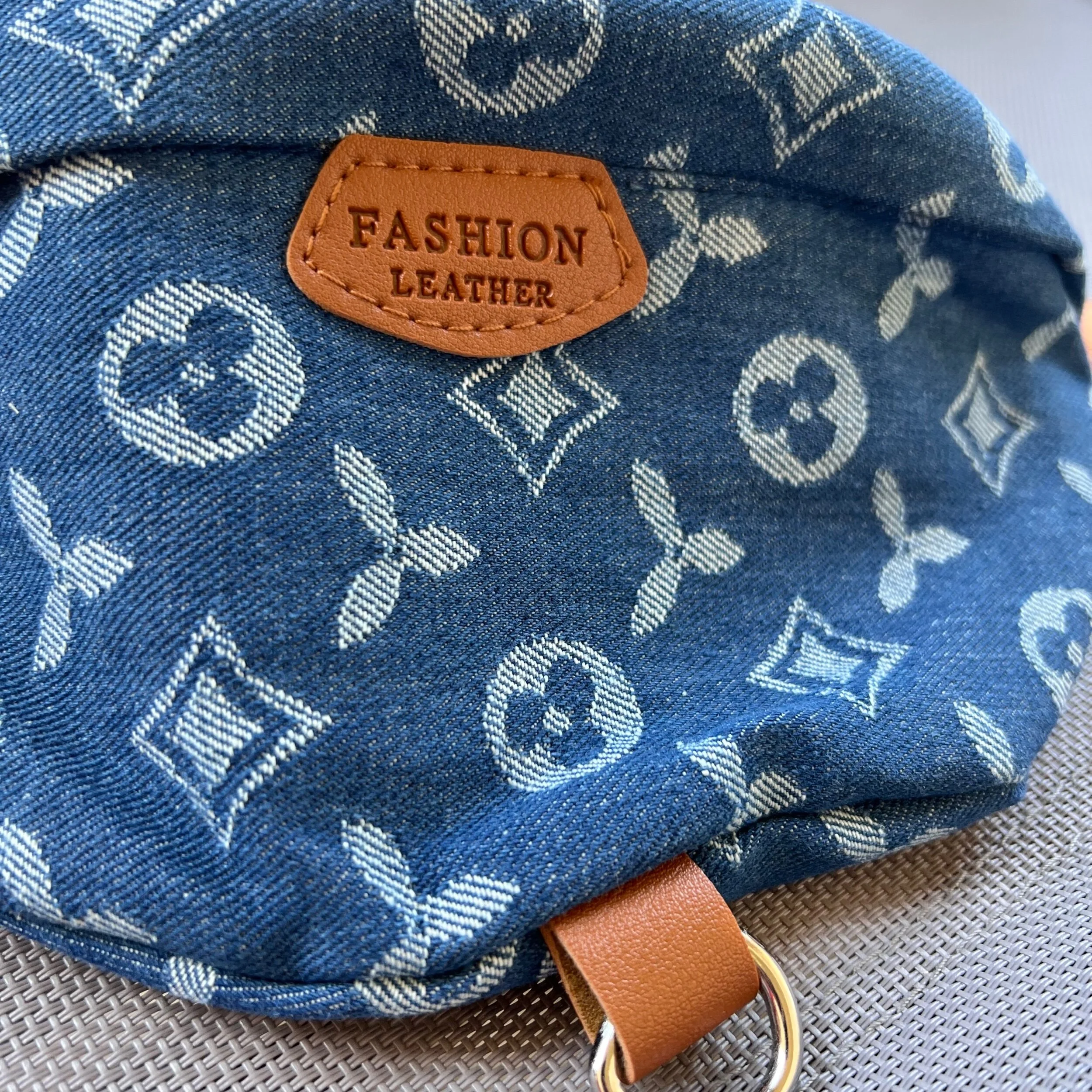 AD4BDAB2-ADB6-4C36-BEC2-ADFD6E11DF7E