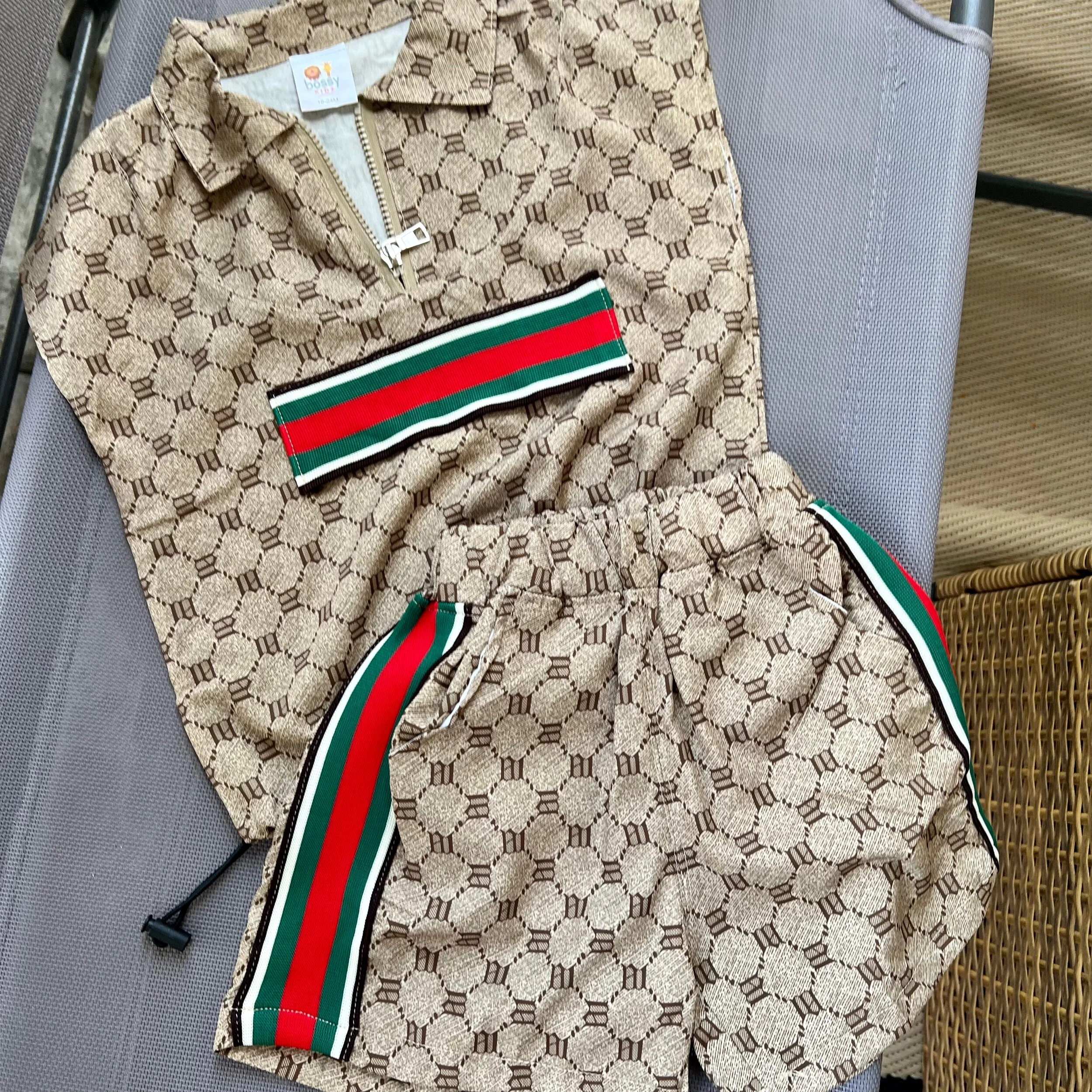 F25E6AA3-BB6F-444B-A8B0-234639EF13EE