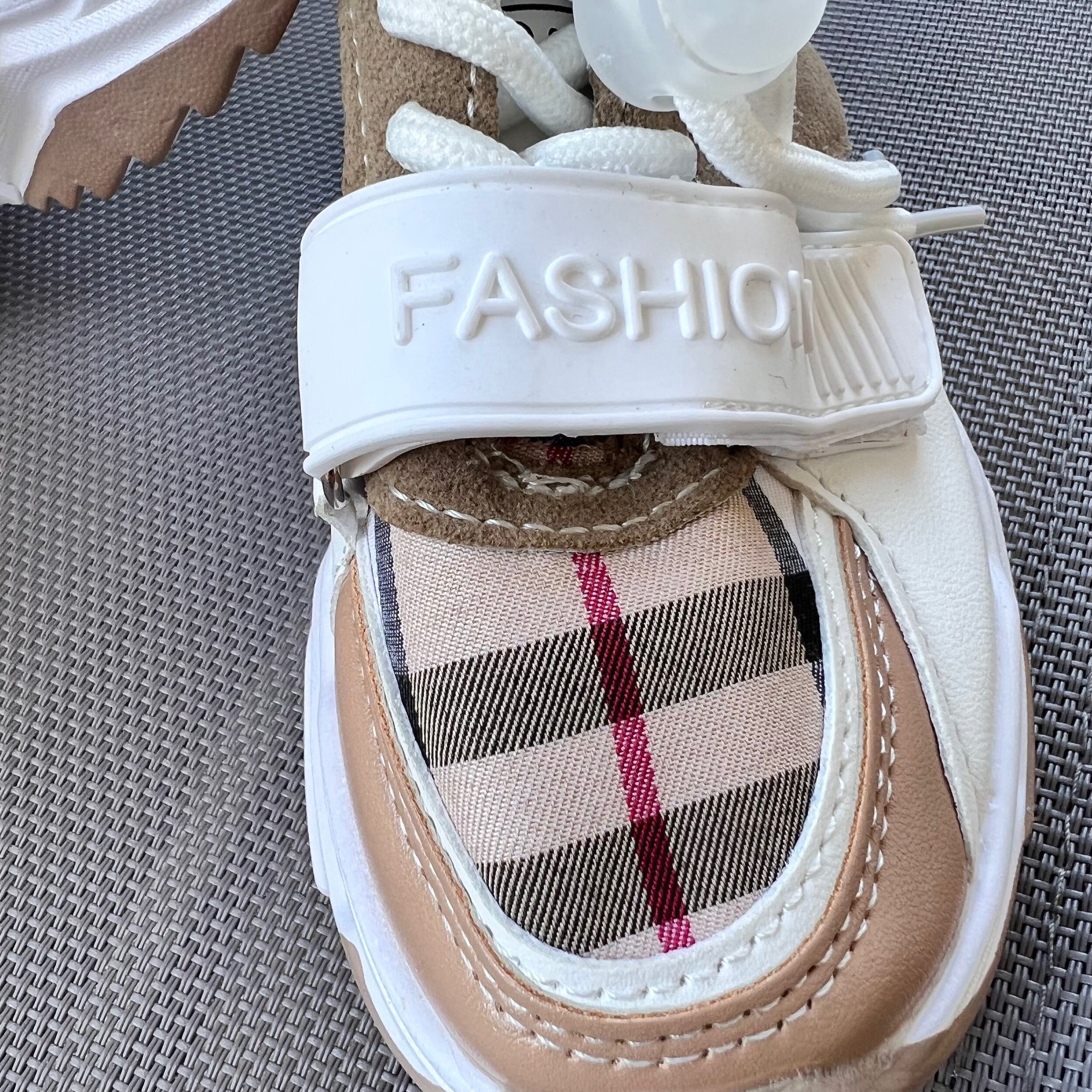 DA98E378-4ACD-44AF-9174-AE652AE89CFF