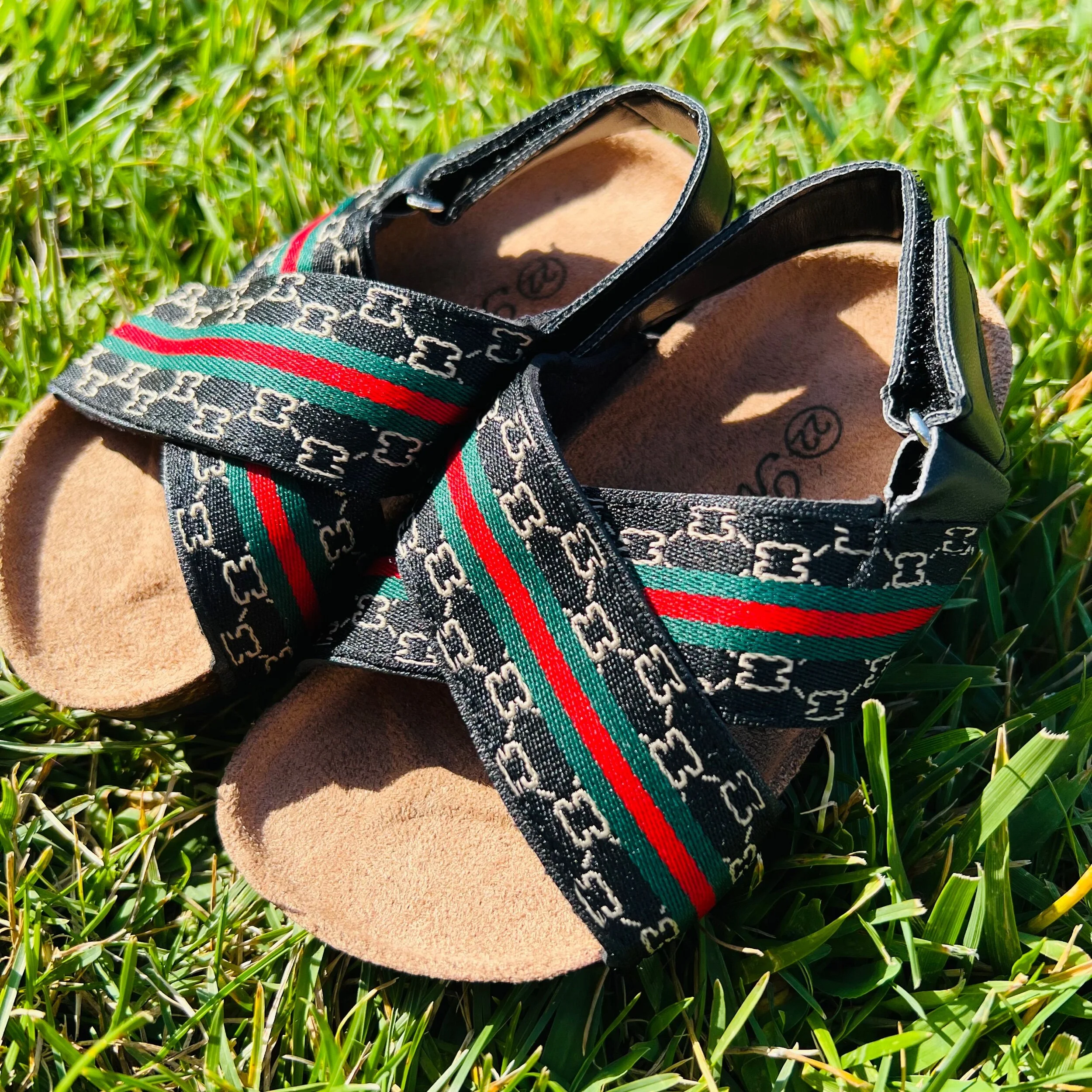 C5971CC2-BC47-4363-B81B-577577F005CD