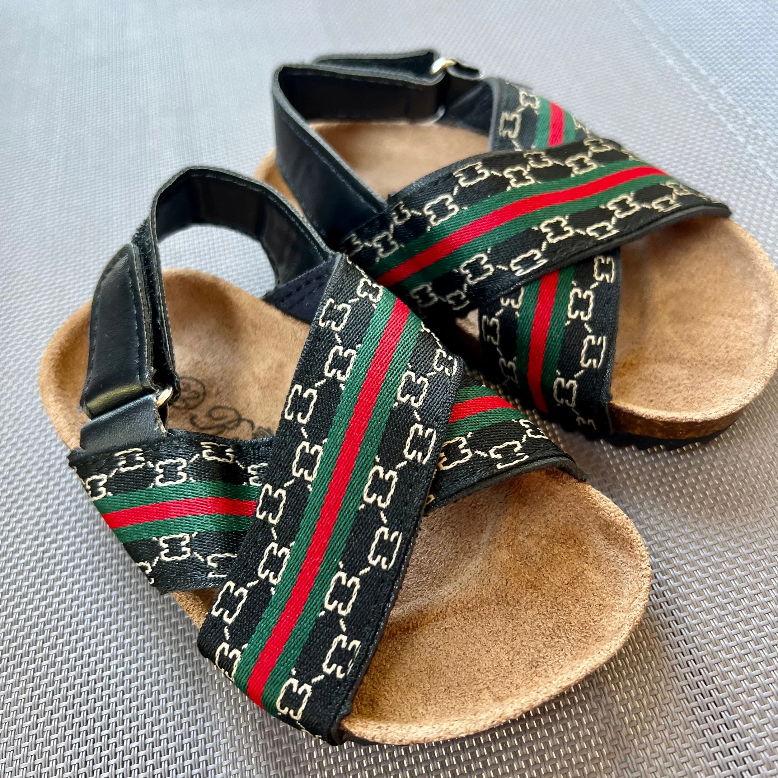 3F40D9DA-9A91-4FCE-A5A7-59554CDA22B1