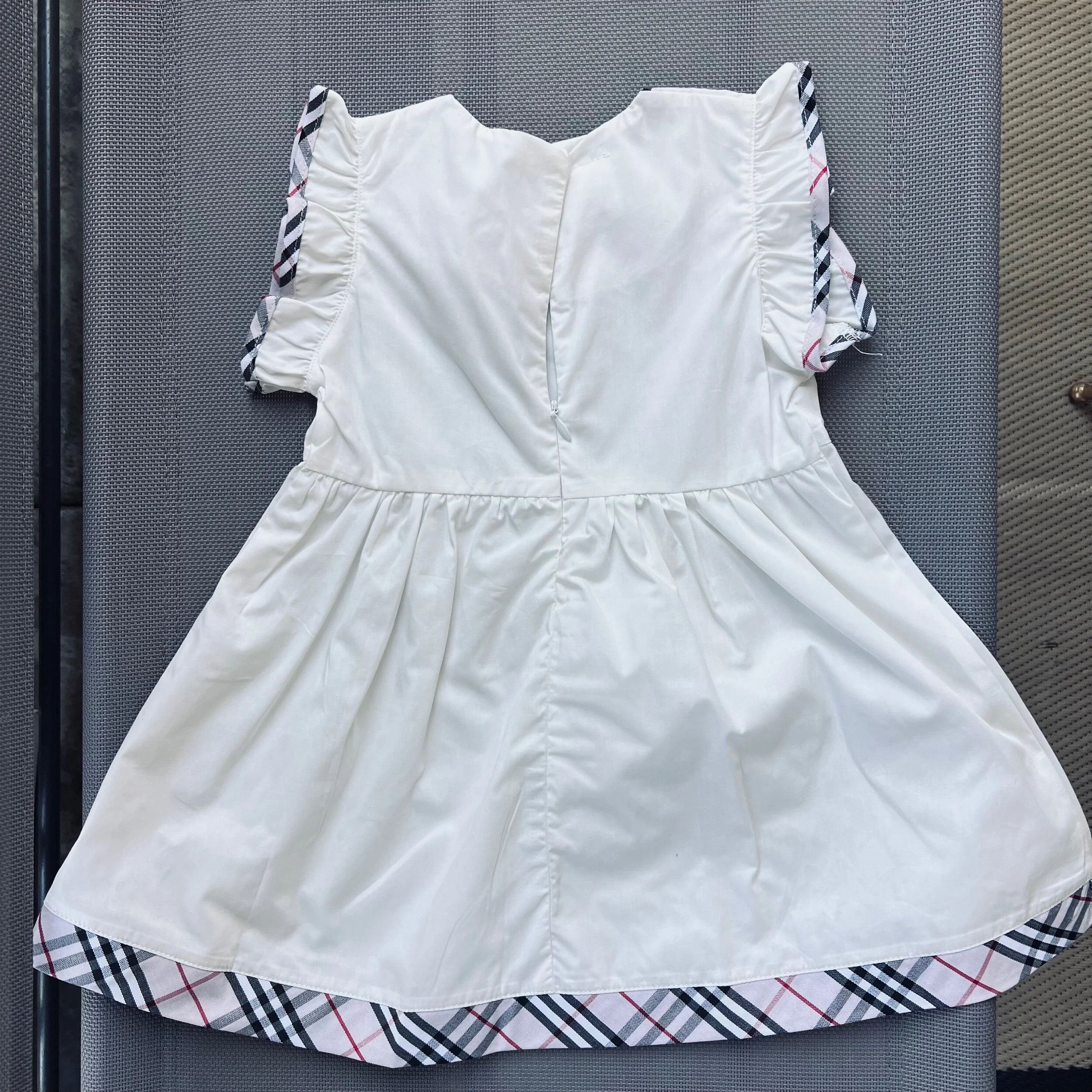 4002AE79-F428-4733-8454-4B6F0399EE10