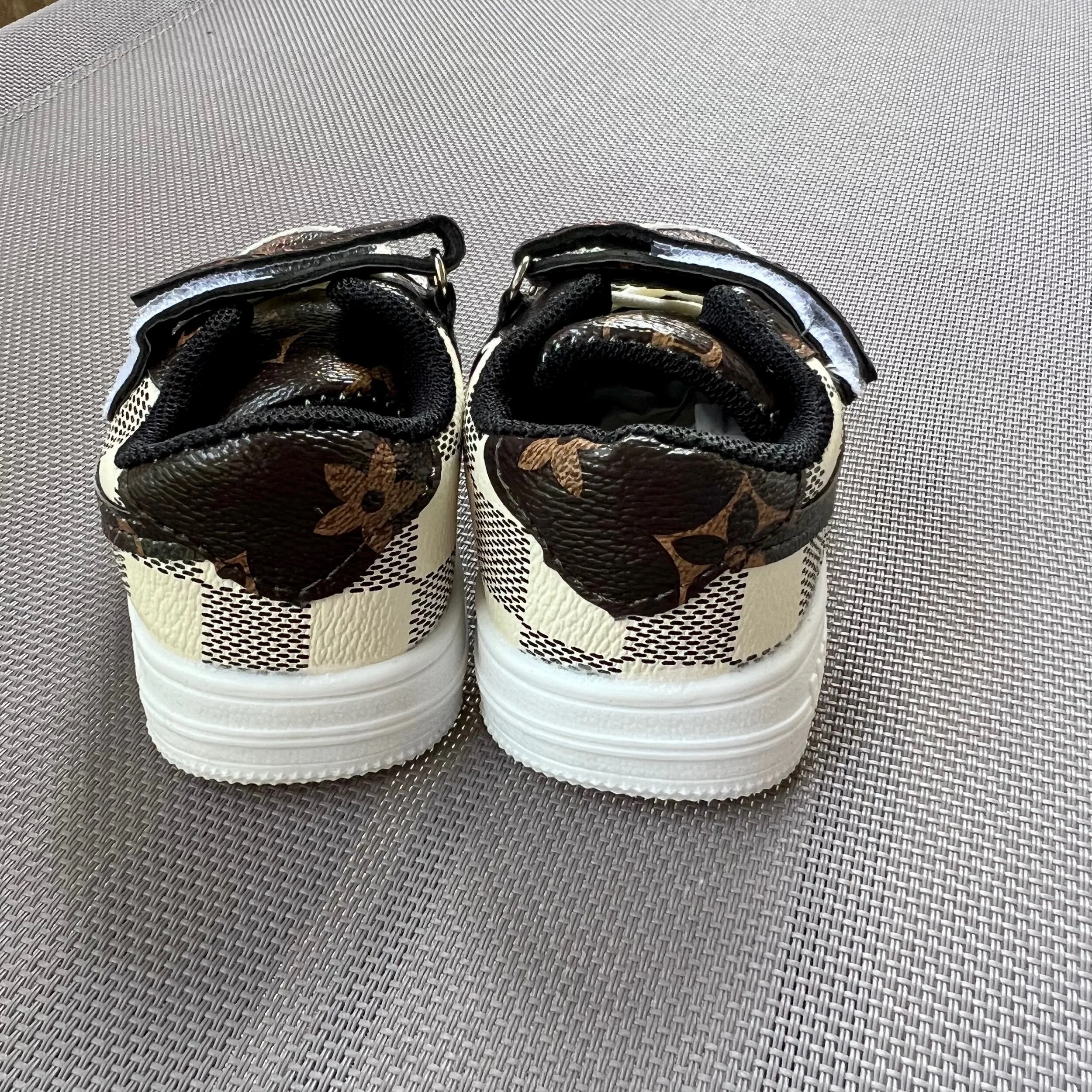 F5A64898-35DE-4ACA-858F-3CFFF0D8FCBF