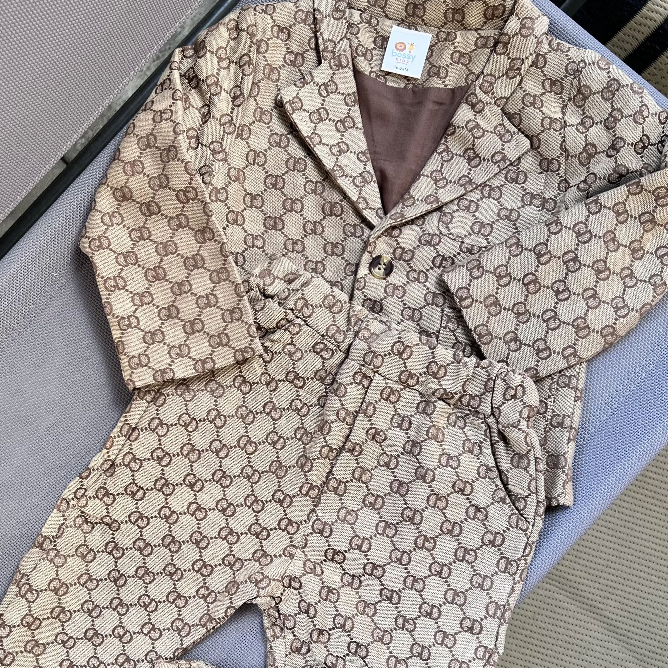 96A4B108-5FE7-45B1-A78B-3B543B87B366