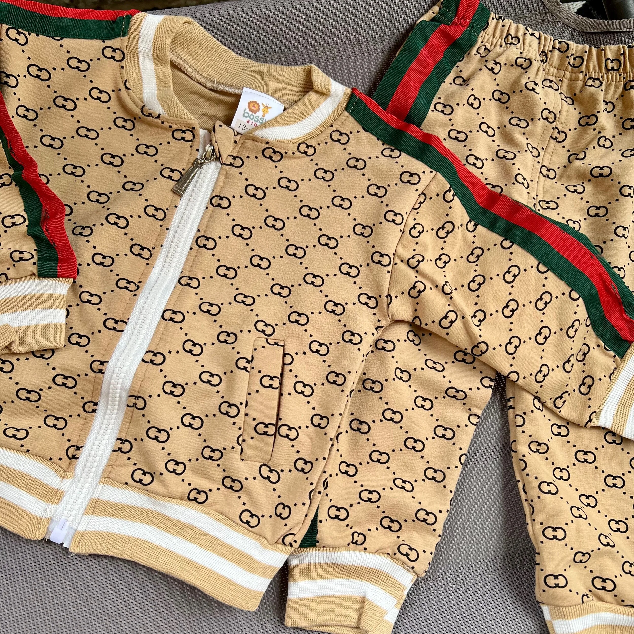 4D935557-2CDF-4E11-90CB-DC6BD3144043