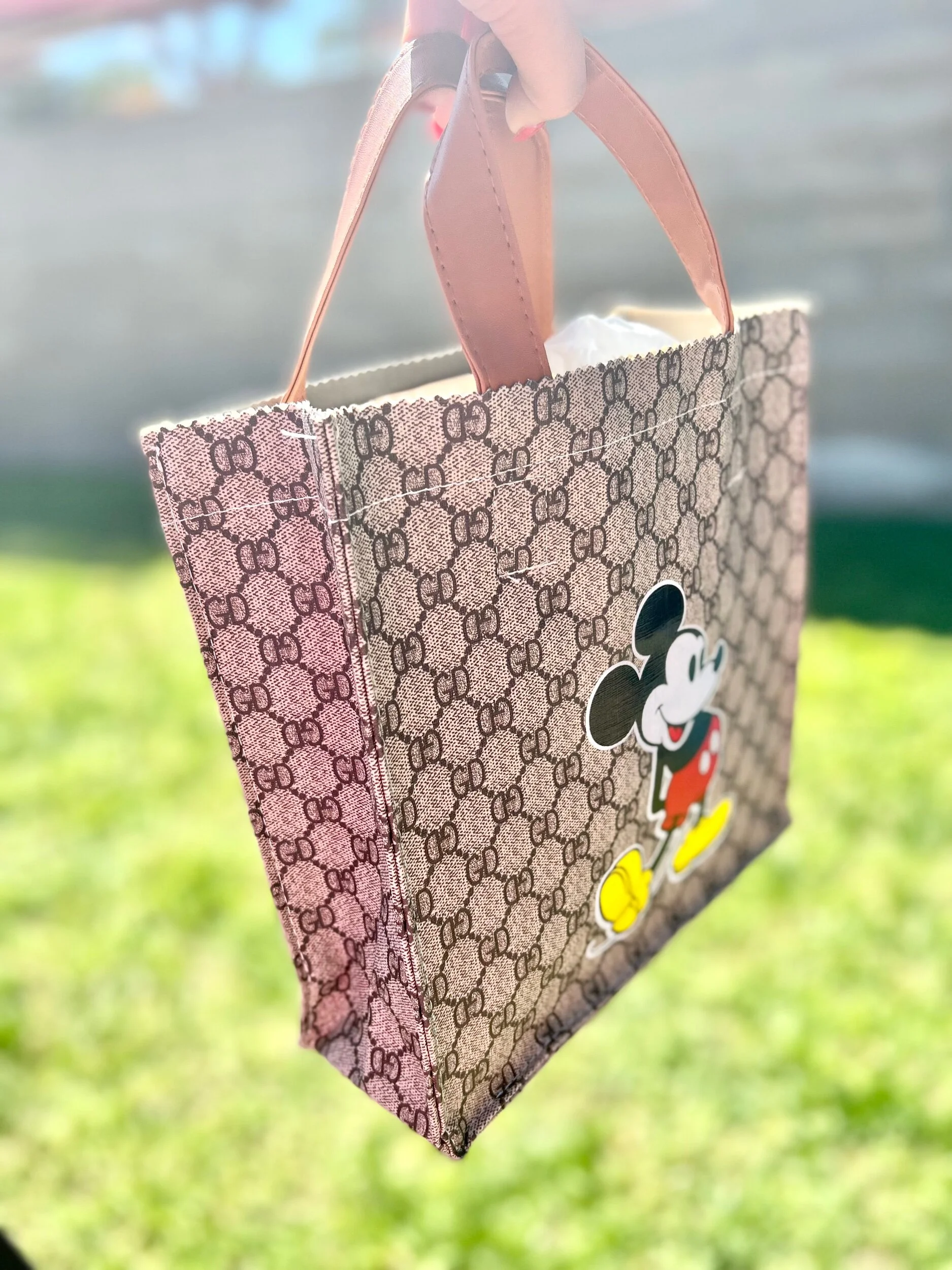 39398ACA-2AD1-4B86-9B79-74E3D595595F