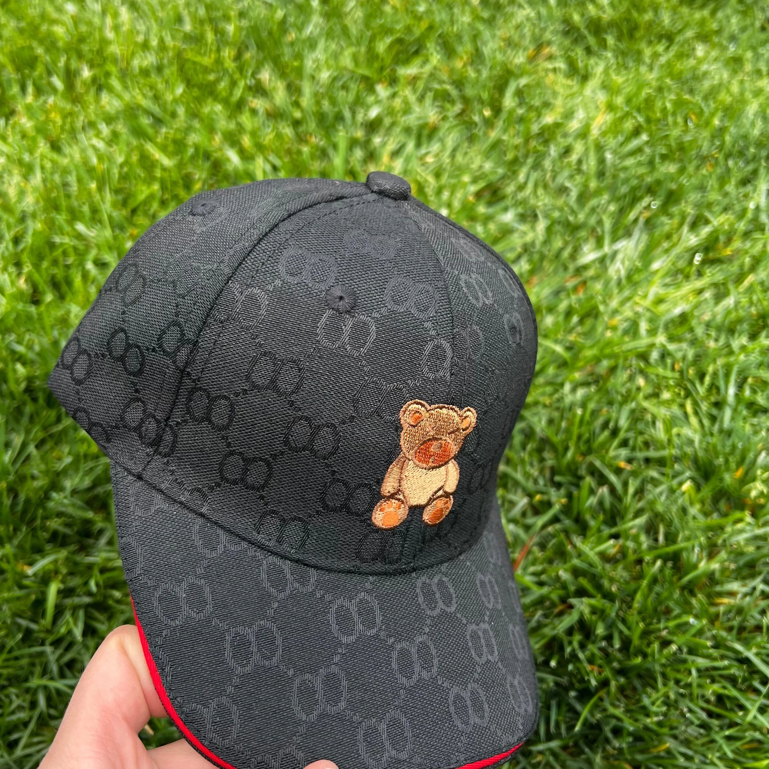 21585CB7-26F1-4525-BB3F-531BE8371A7E