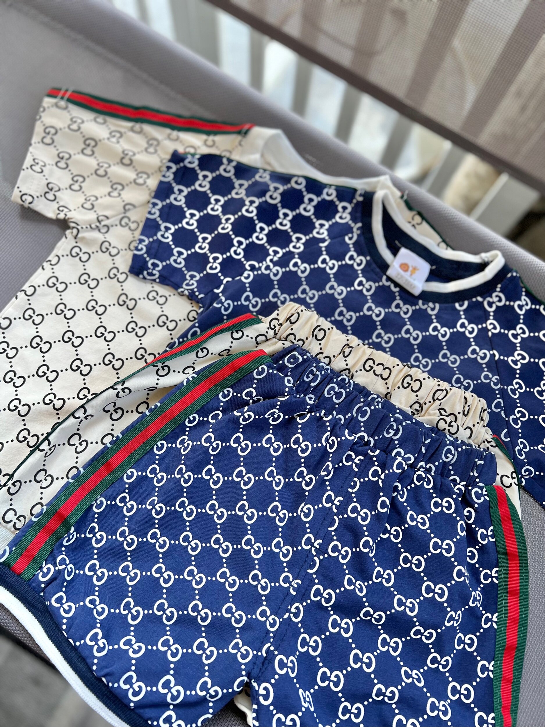 FC2AB745-AD0F-4B24-9D25-9D55470F52A0