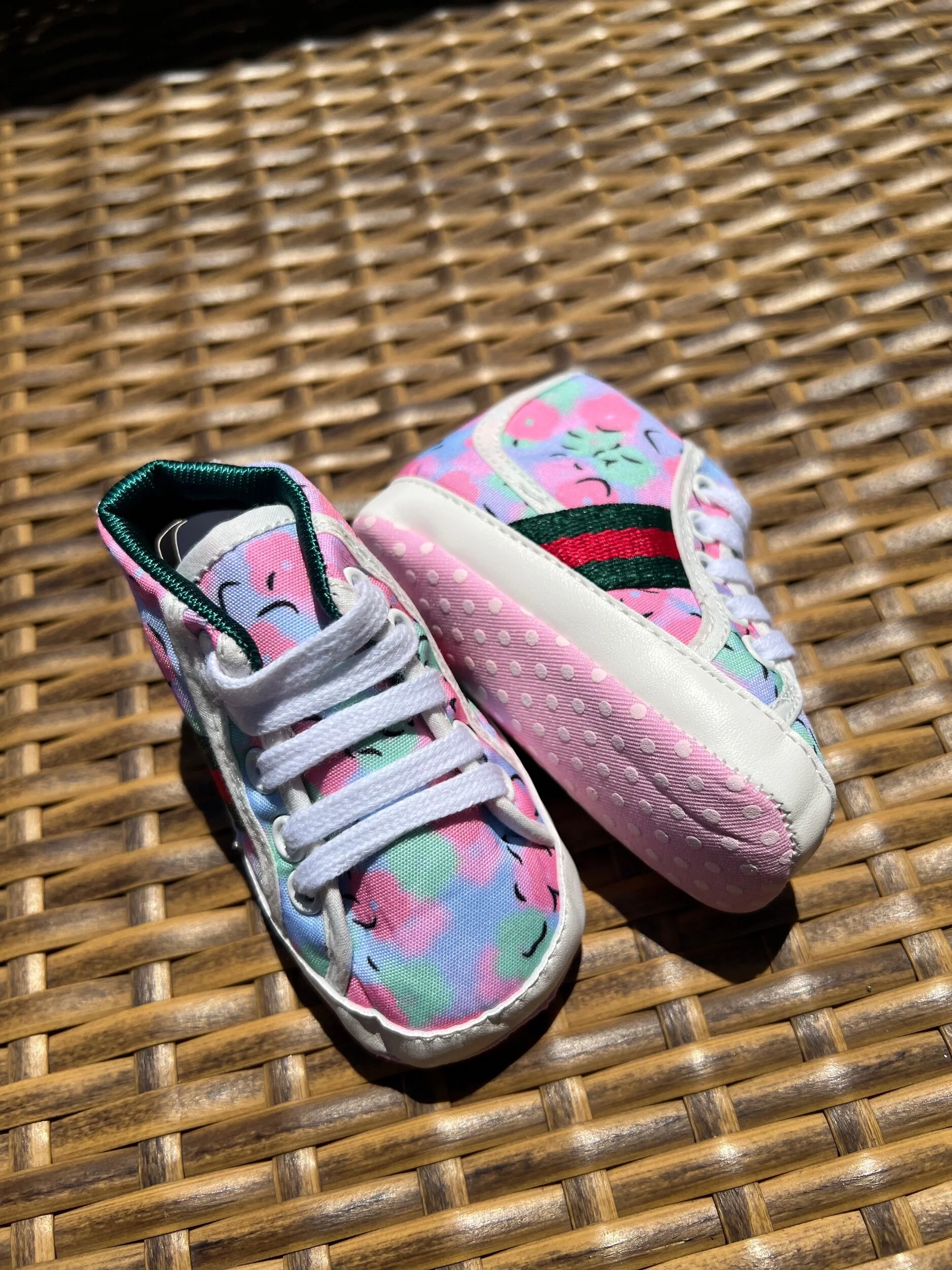 DB249763-58A1-4581-88D8-38F71CF8D7EC