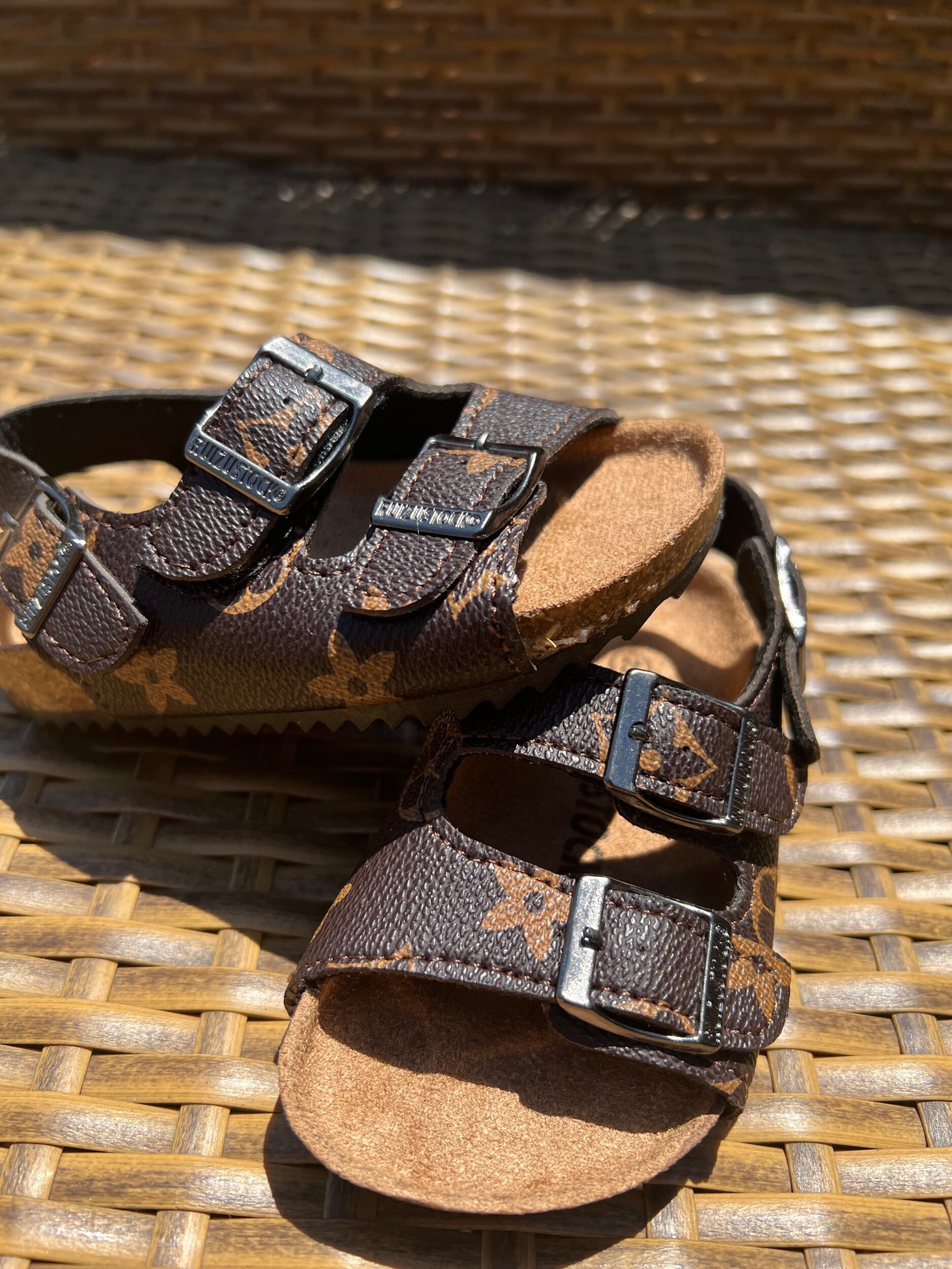 34E00912-5CA8-4C14-895A-6F299594EF76